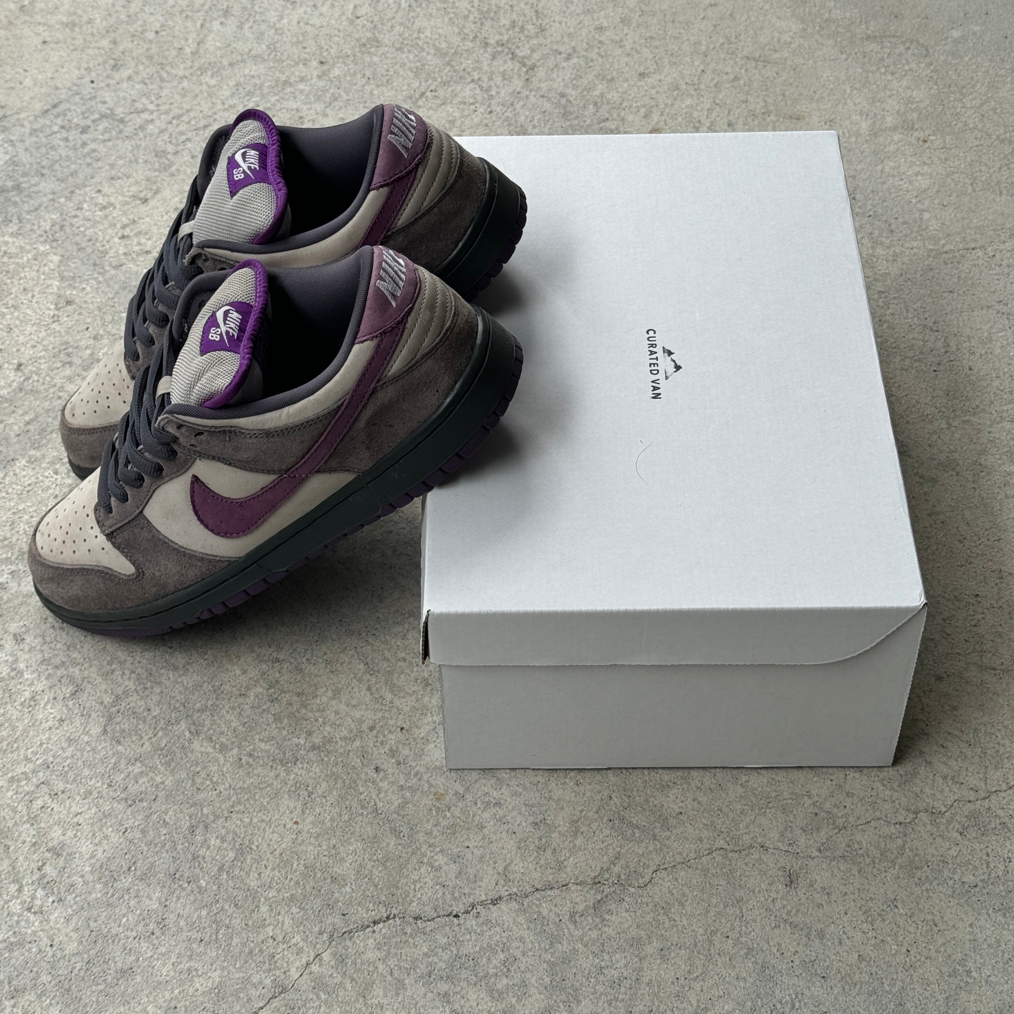 11 US - NIKE SB DUNK LOW PURPLE PIGEON 2006