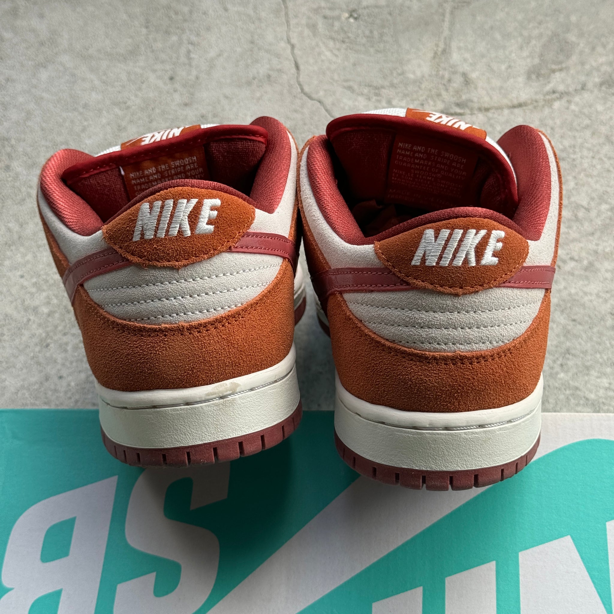9.5 US - NIKE SB DUNK LOW DARK RUSSET W BOX 2019