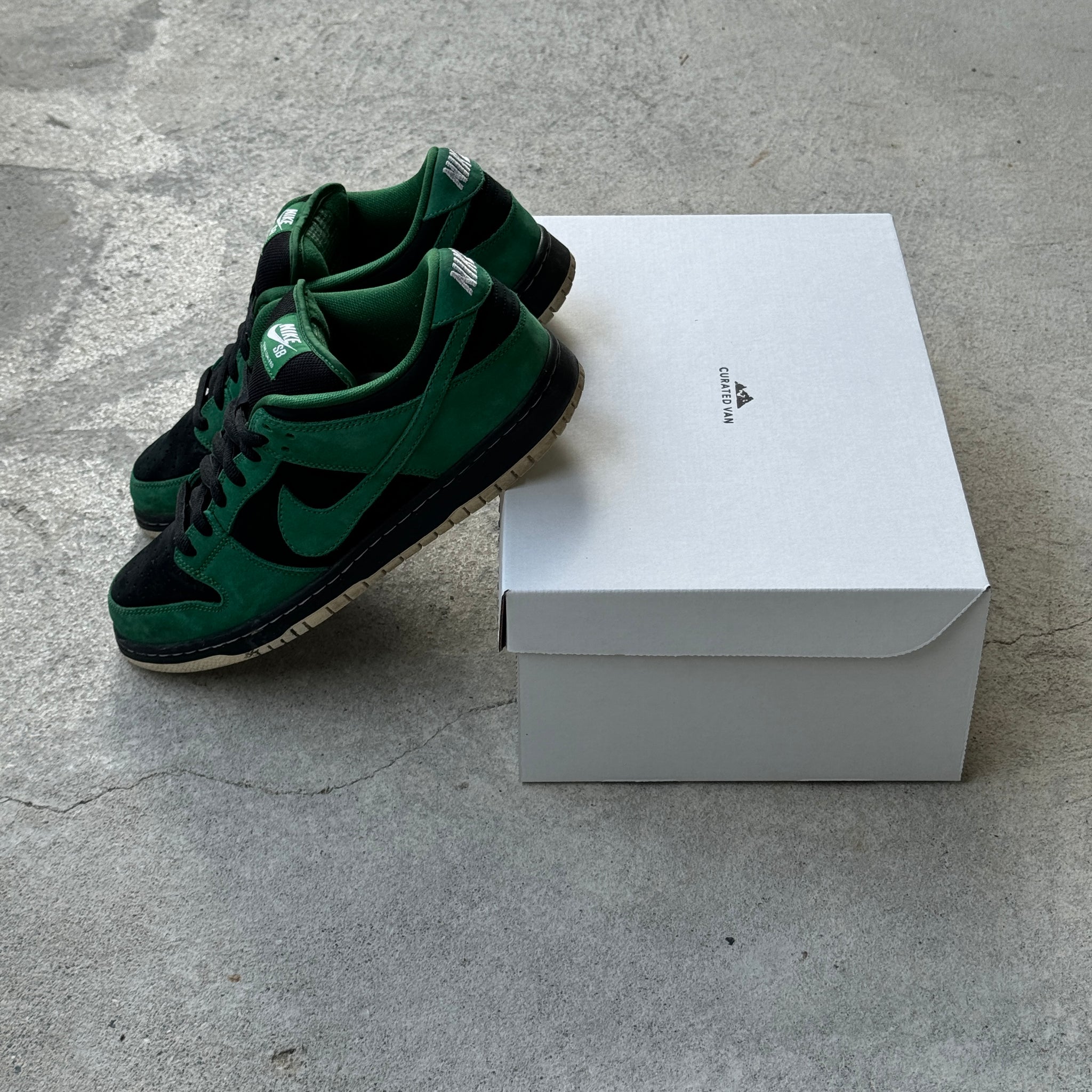 10 US - NIKE SB DUNK LOW GREEN LANTERN 2018