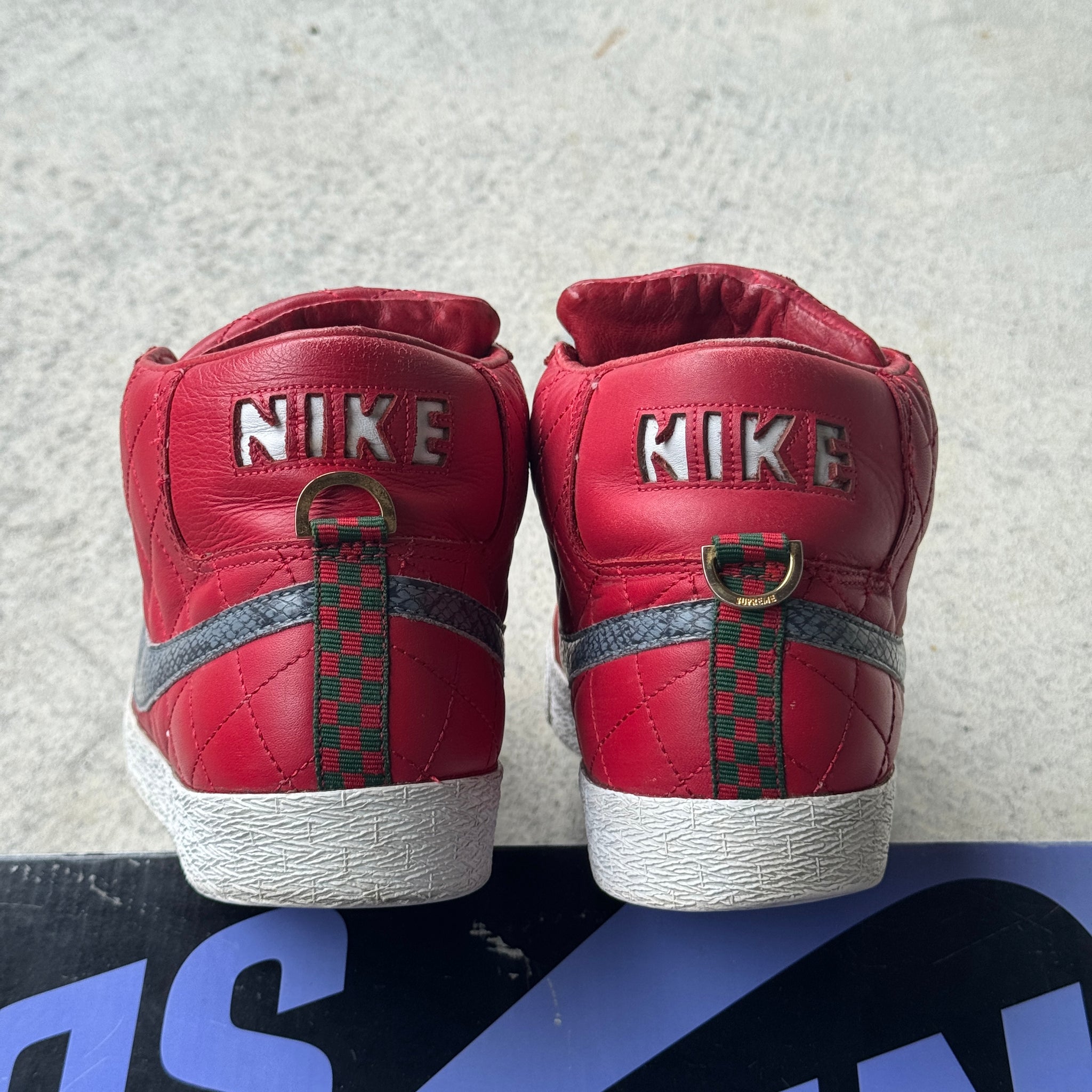 11 US - NIKE SB BLAZER SUPREME RED W BOX 2006