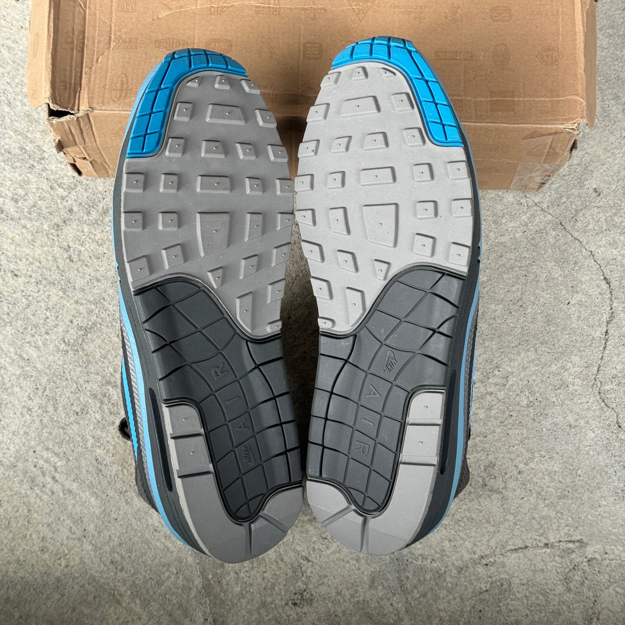13 US - DS AIR MAX 1 HYPERFUSE BLUE GLOW W BOX 2011