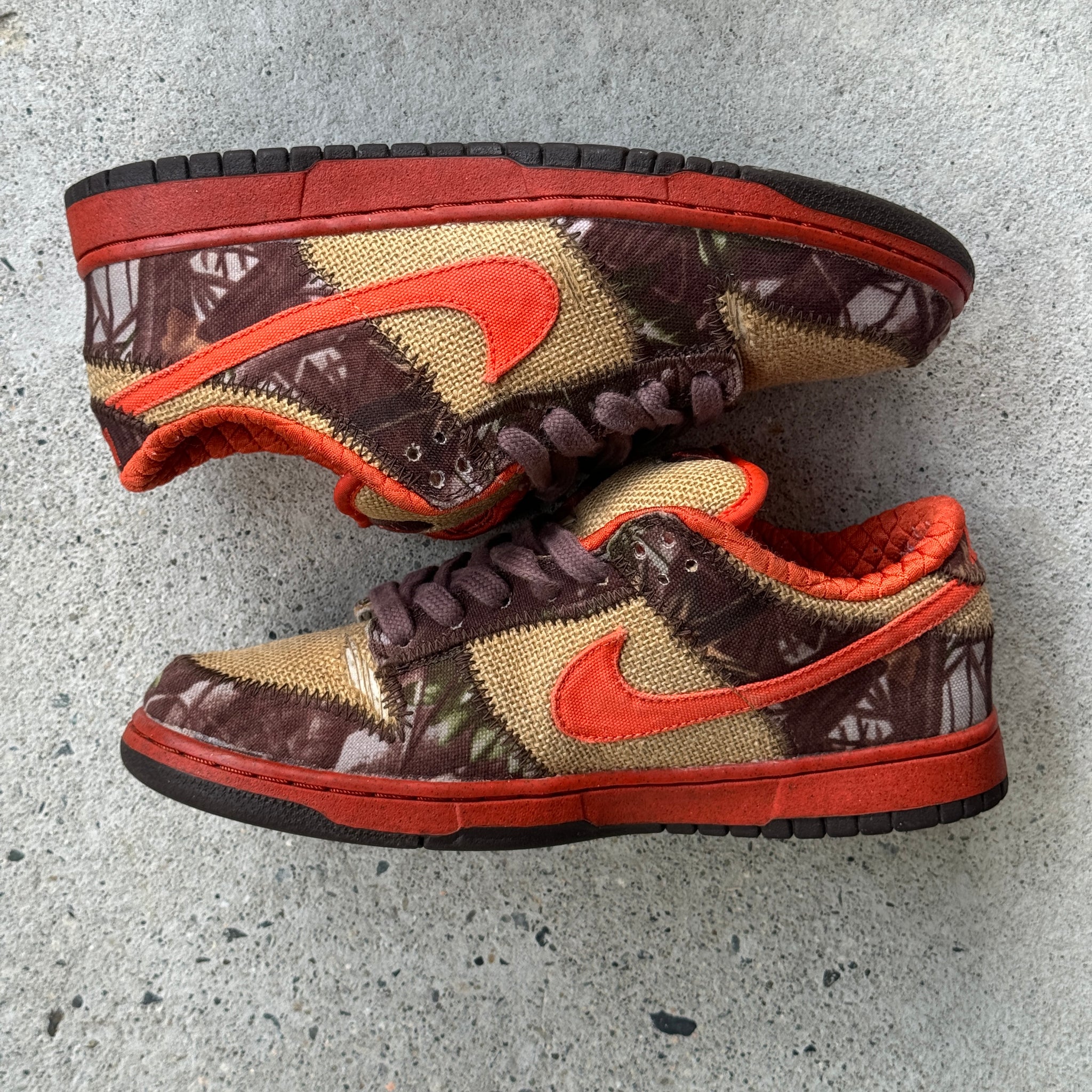 9.5 US - NIKE SB DUNK LOW HUNTER FORBES  W BOX 2004