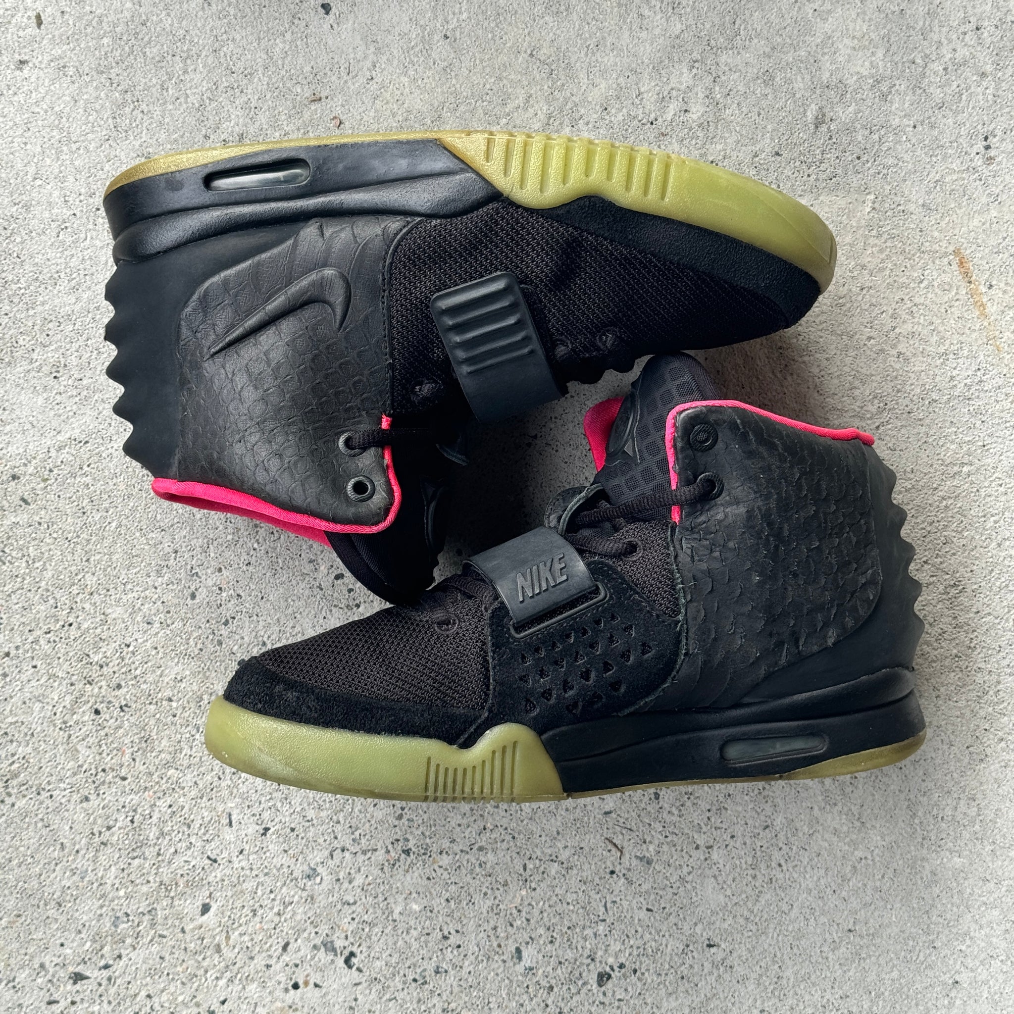 8 US - NIKE AIR YEEZY 2 SOLAR RED 2014