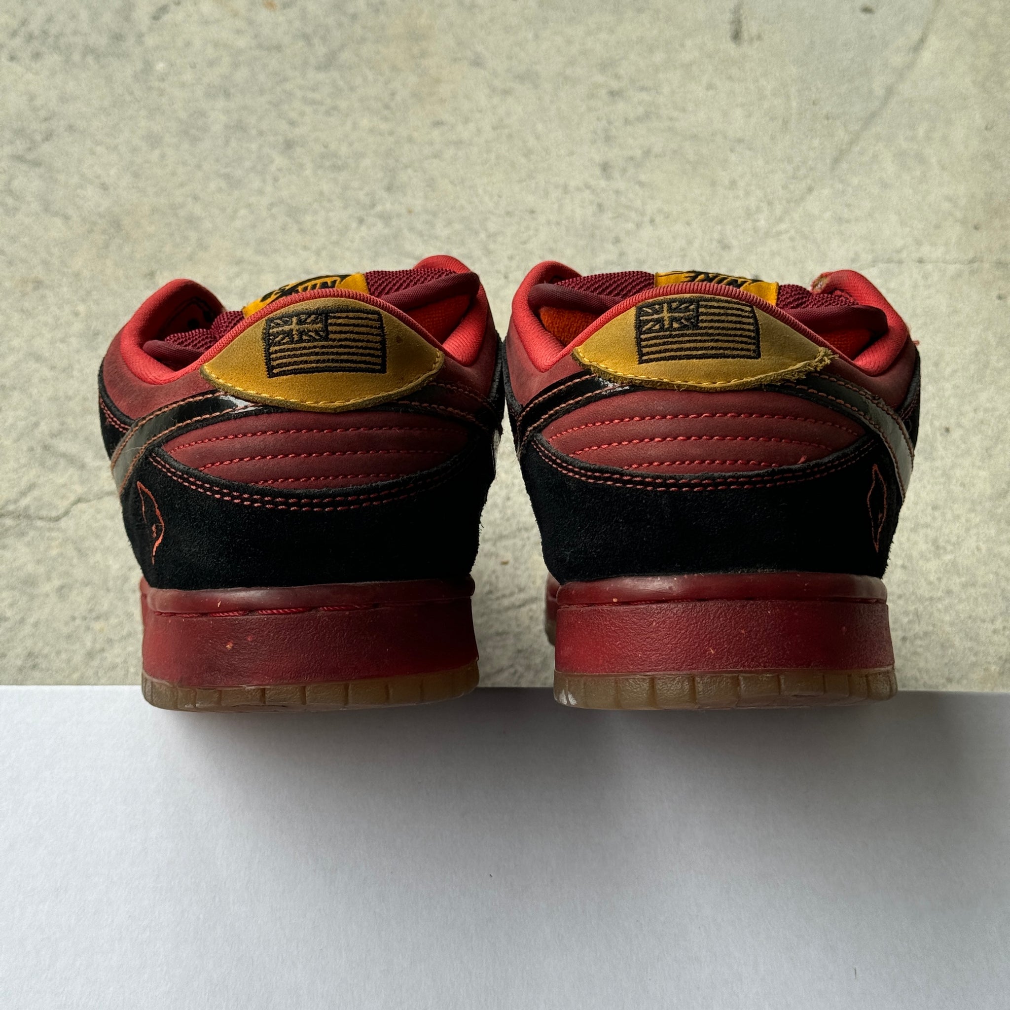 10 US - NIKE SB DUNK LOW HAWAII 2006
