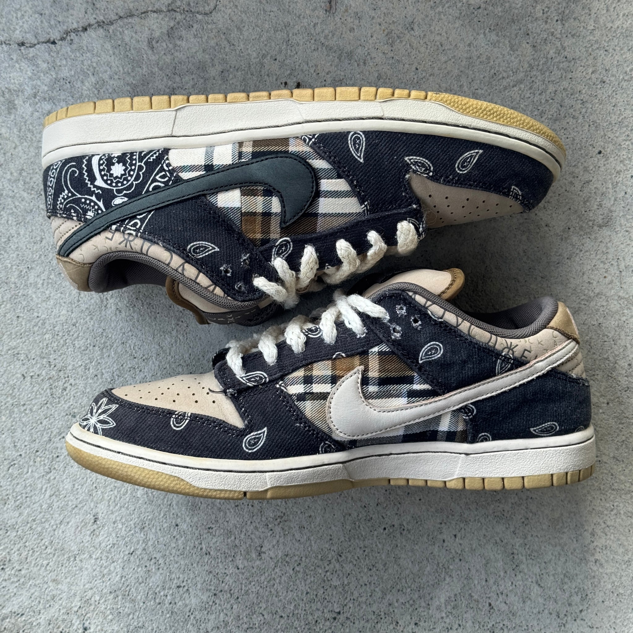 8.5 US - NIKE SB DUNK LOW TRAVIS SCOTT 2020