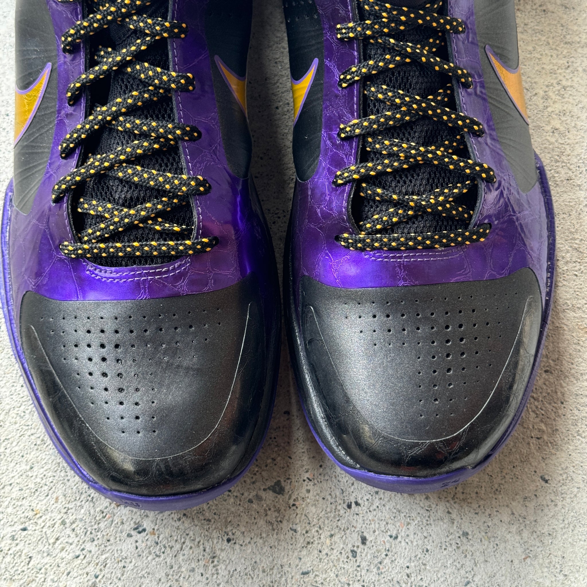 12 US - NIKE AIR ZOOM KOBE 5 V LAKERS AWAY 2010