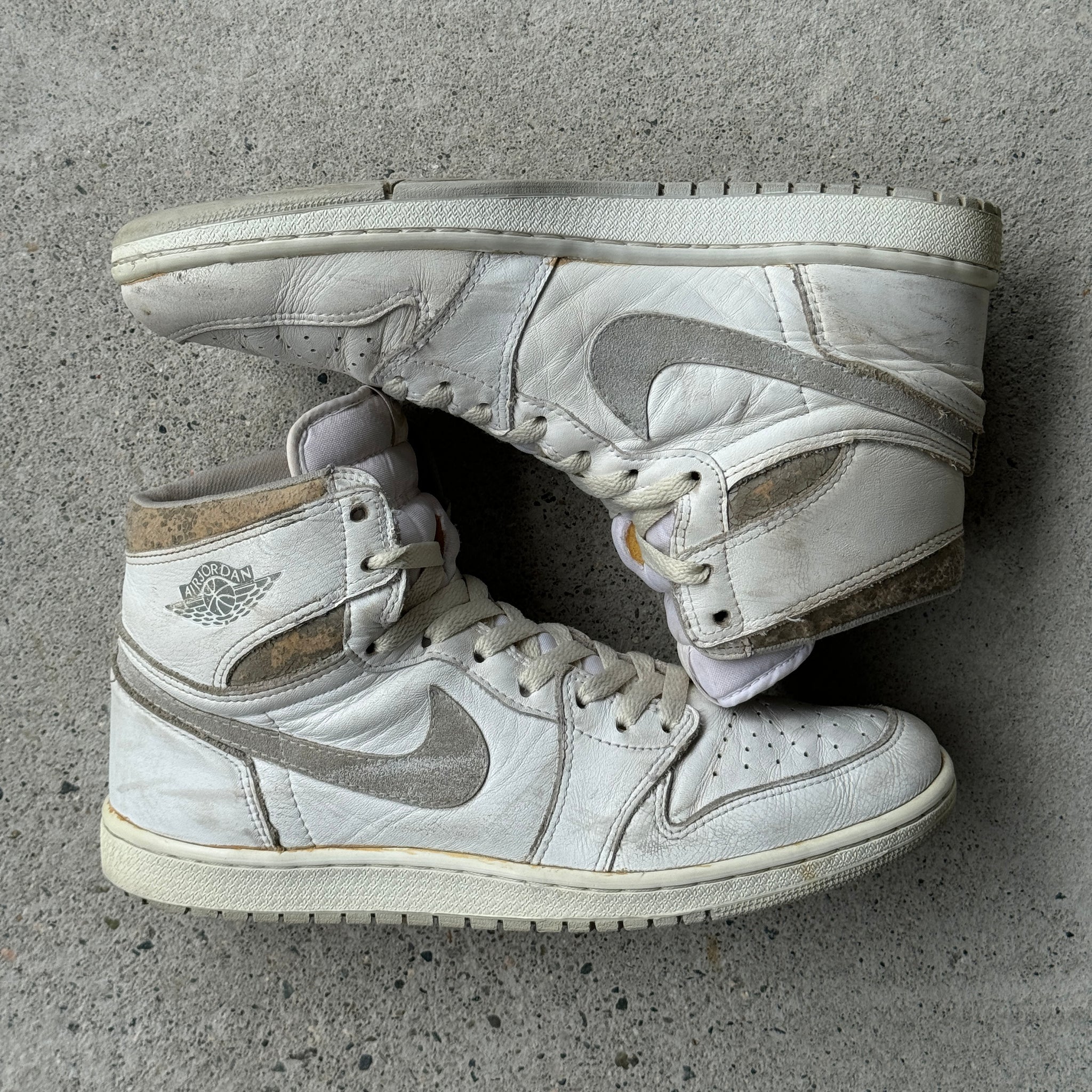 10.5 US - JORDAN 1 NATURAL GREY 1985