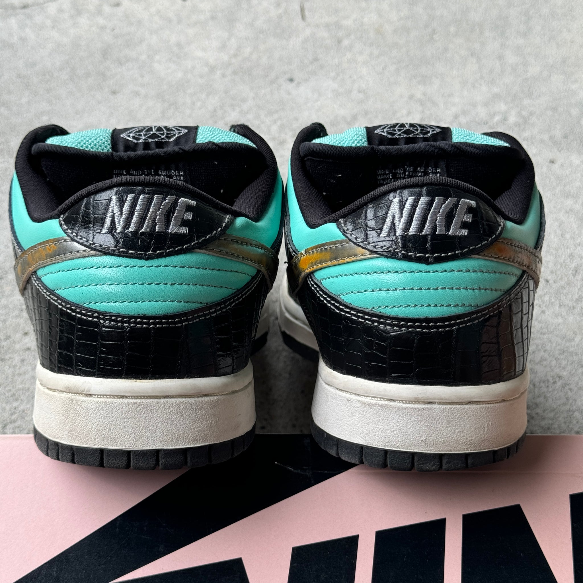 9 US - NIKE SB DUNK LOW TIFFANY W BOX 2005
