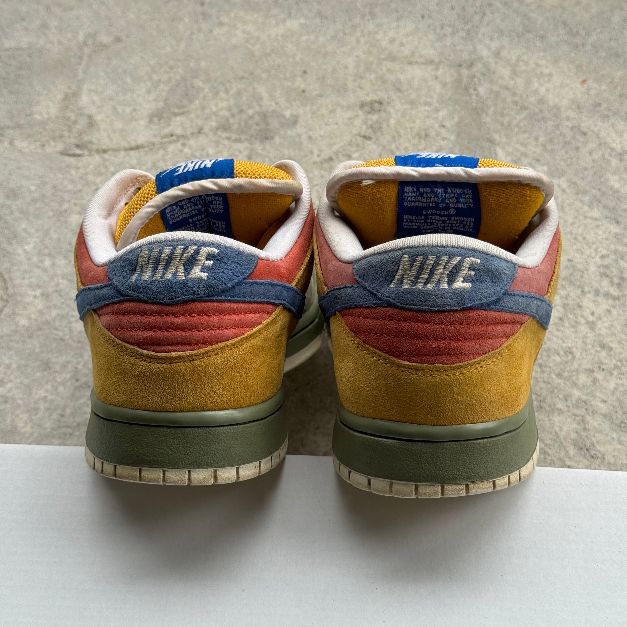 9 US - NIKE SB DUNK LOW PUFF N STUFF 2006