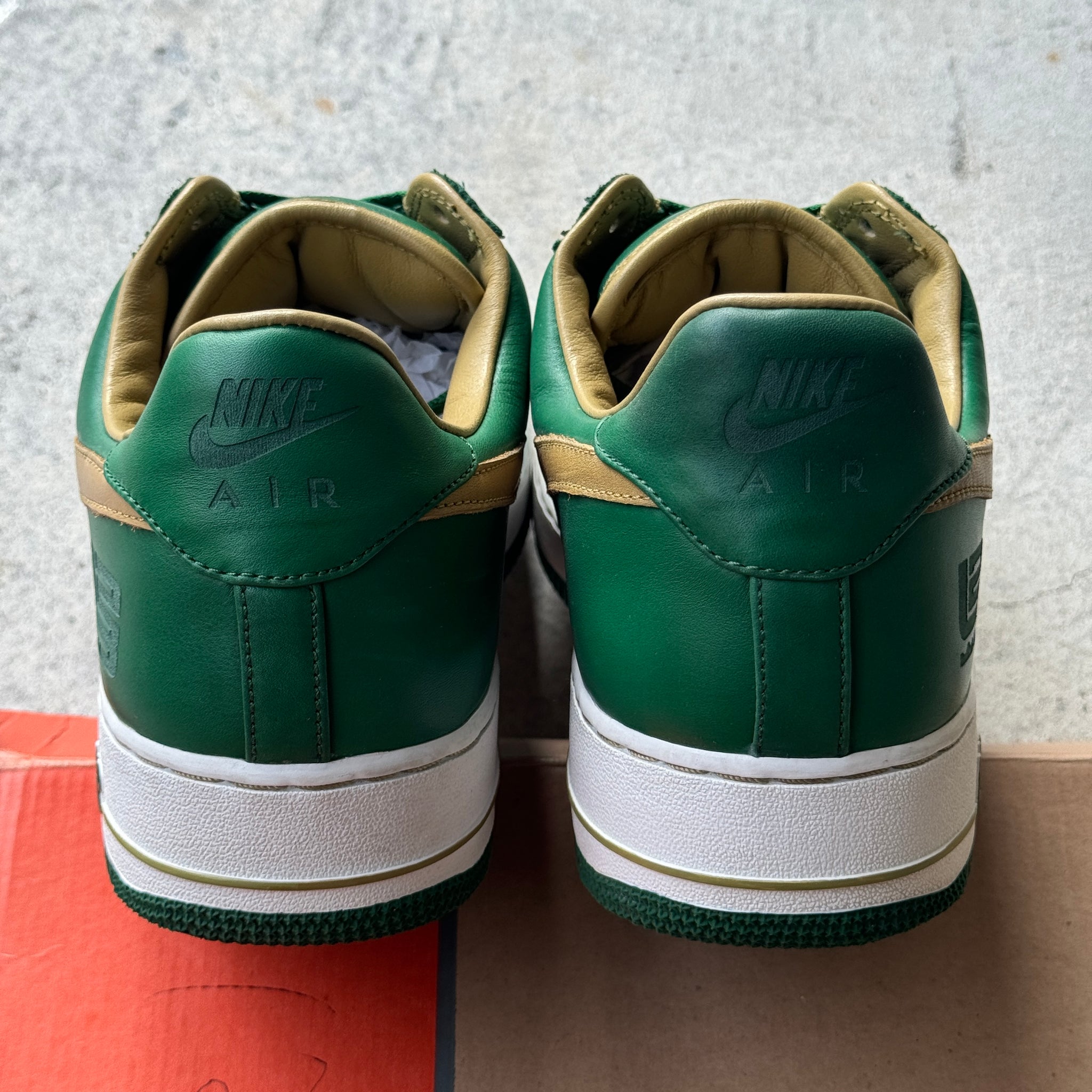 13 US - NIKE AIR FORCE 1 LEBRON SVSM W BOX 2004