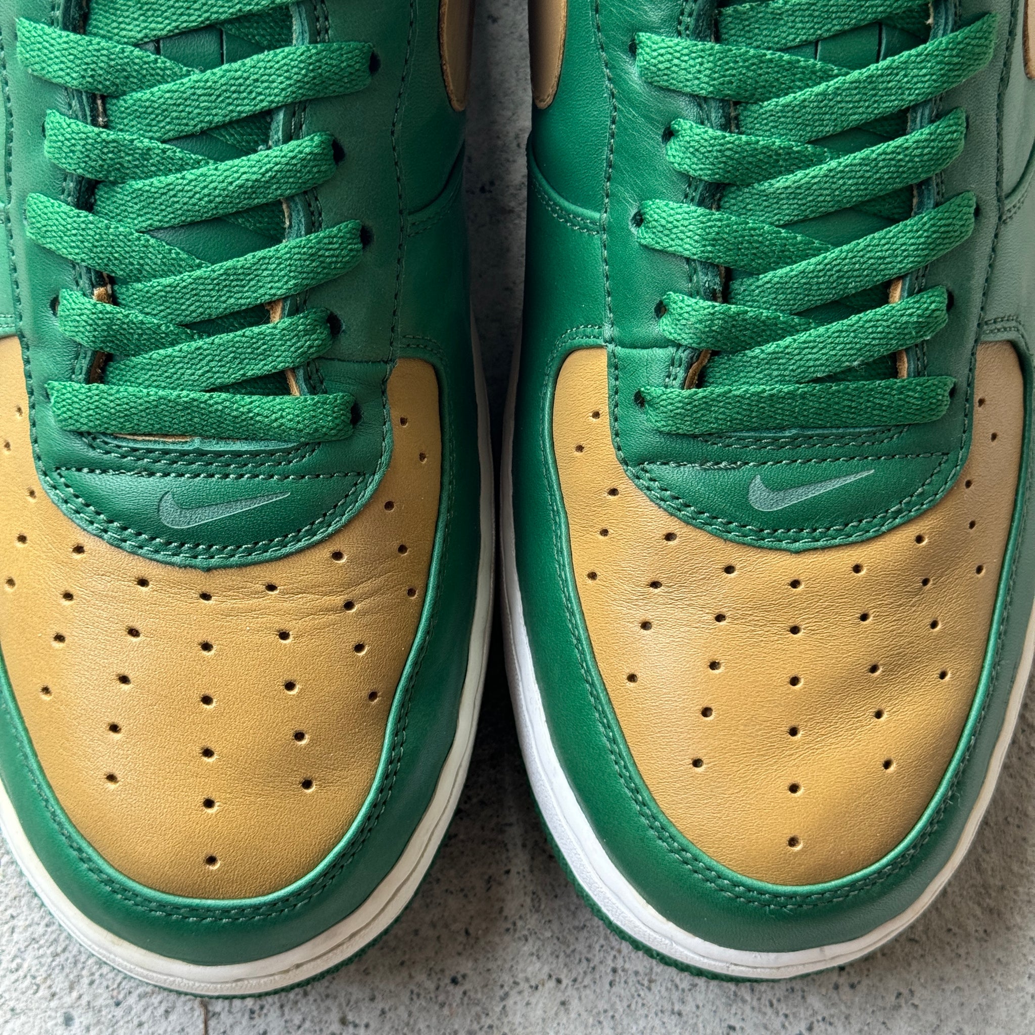 13 US - NIKE AIR FORCE 1 LEBRON SVSM W BOX 2004
