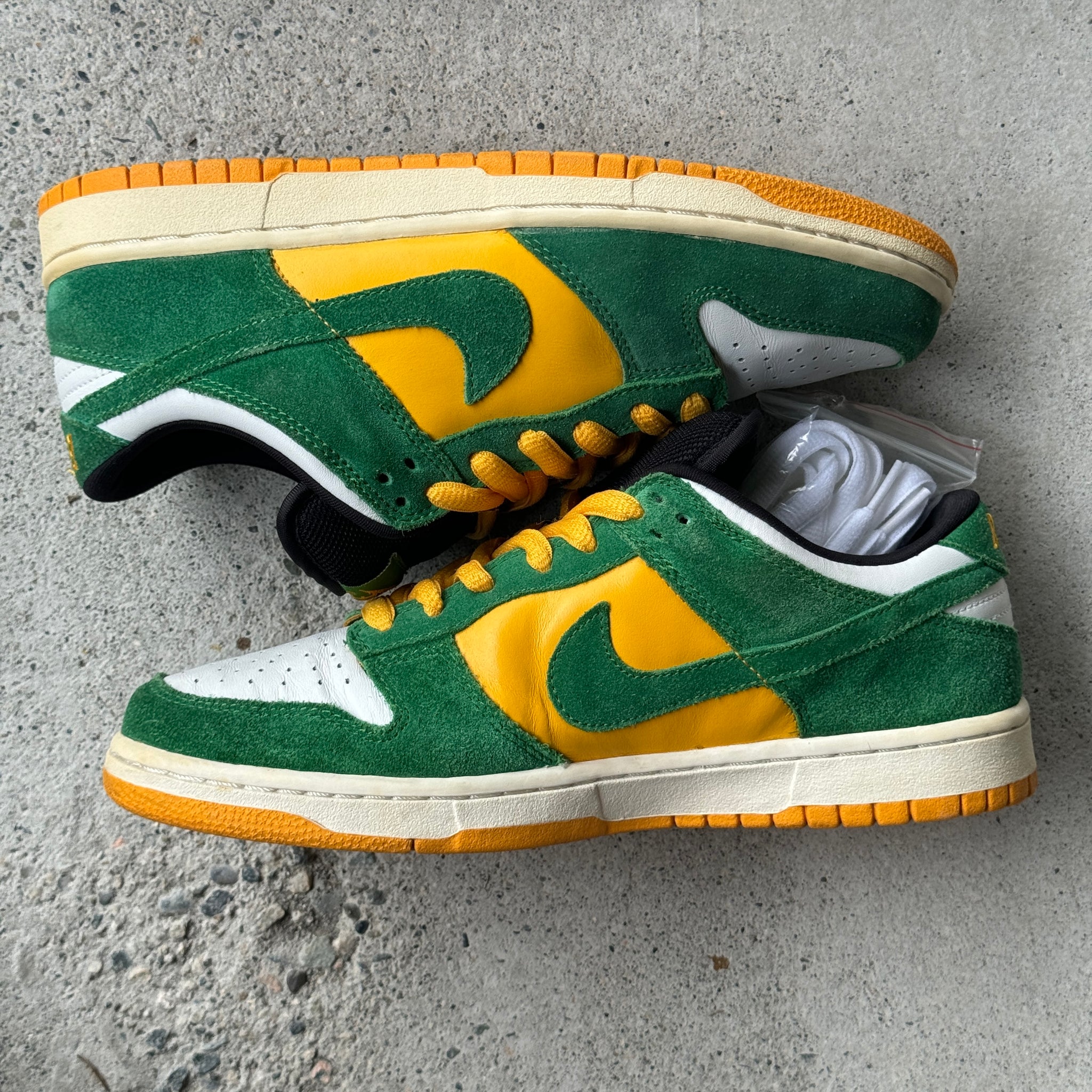 9 US - NIKE SB DUNK LOW BUCK 2004