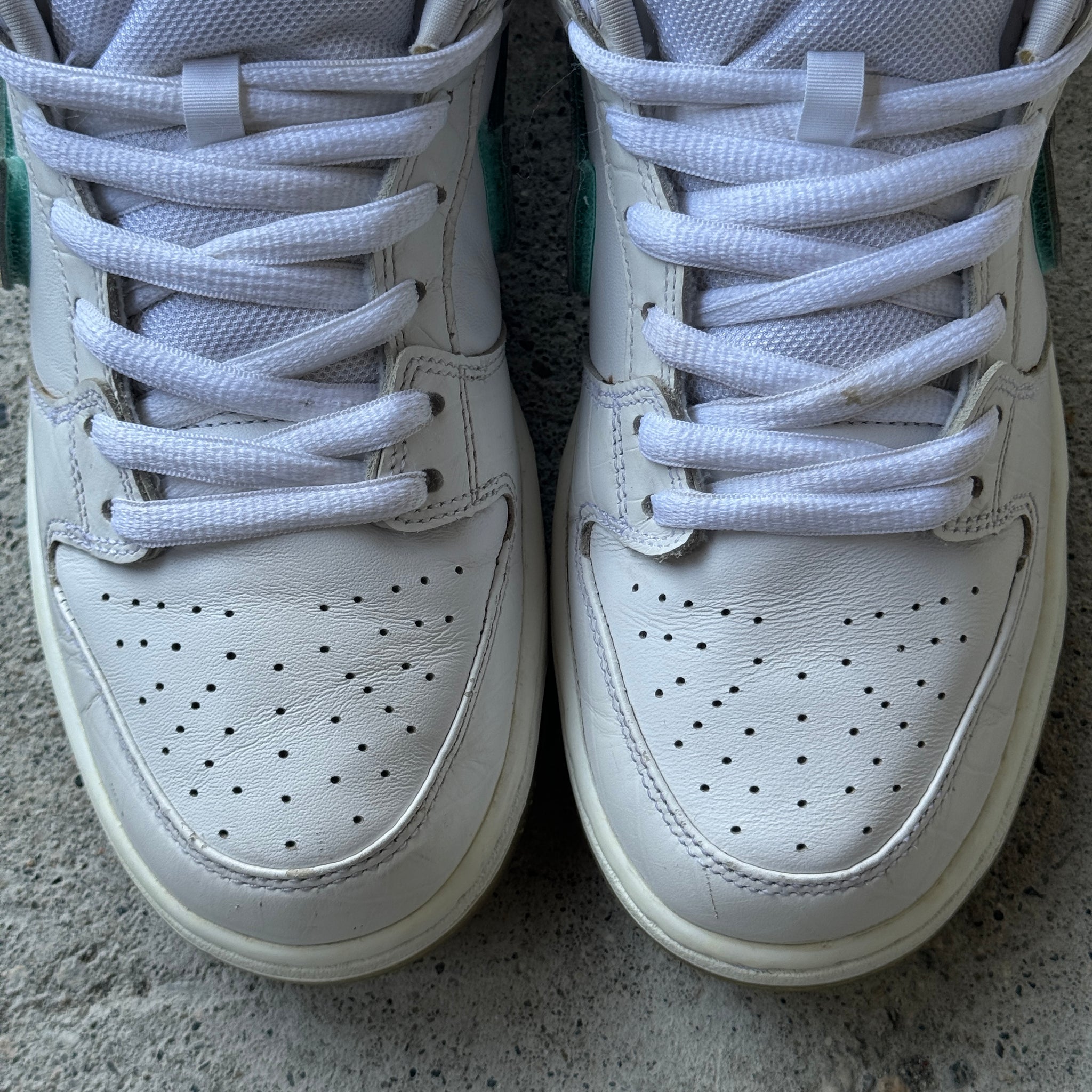 9.5 US - NIKE SB DUNK LOW WHITE DIAMOND W BOX 2018