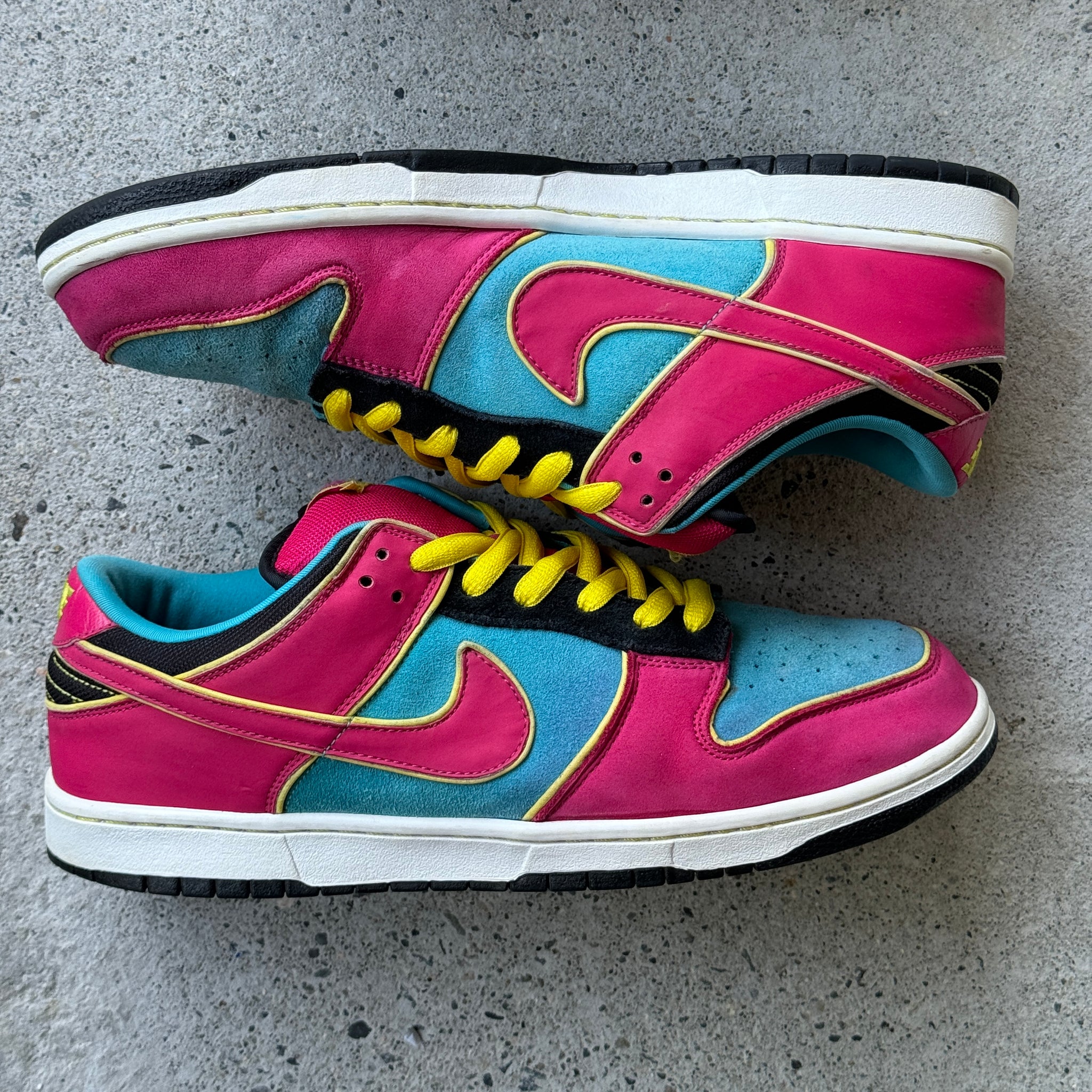 13 US - NIKE SB DUNK LOW MS PACMAN W BOX 2009