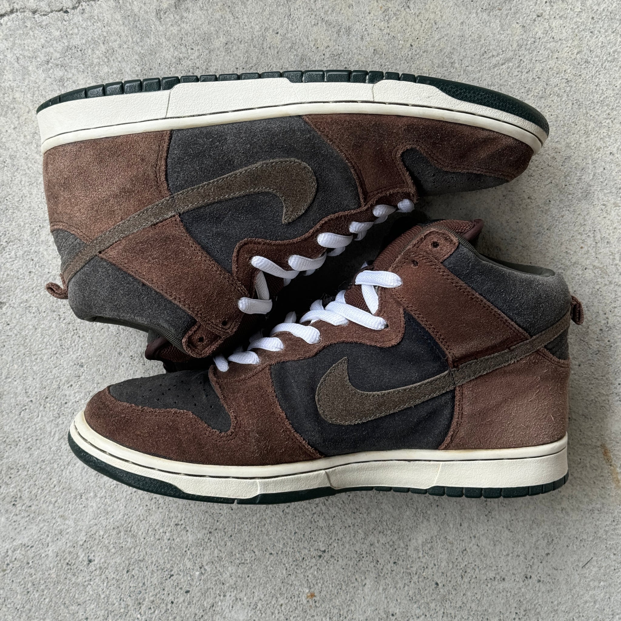 9.5 US - NIKE SB DUNK HIGH PAUL BROWN 2002