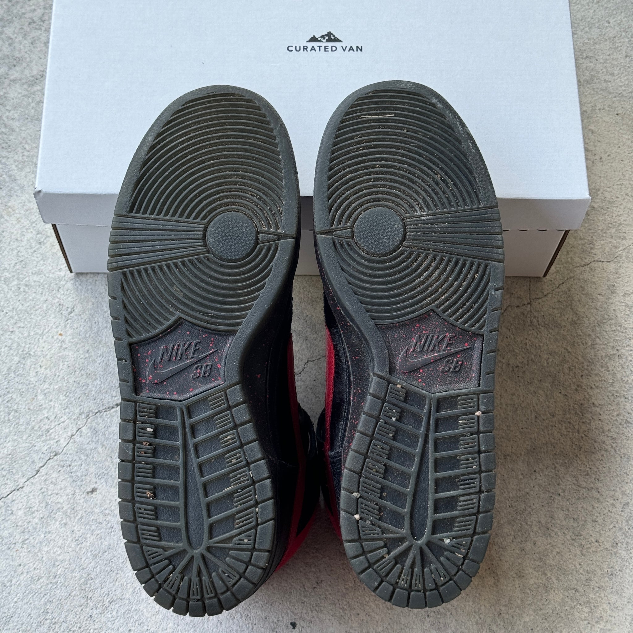 12 US - NIKE SB DUNK HIGH KRAMPUS 2012