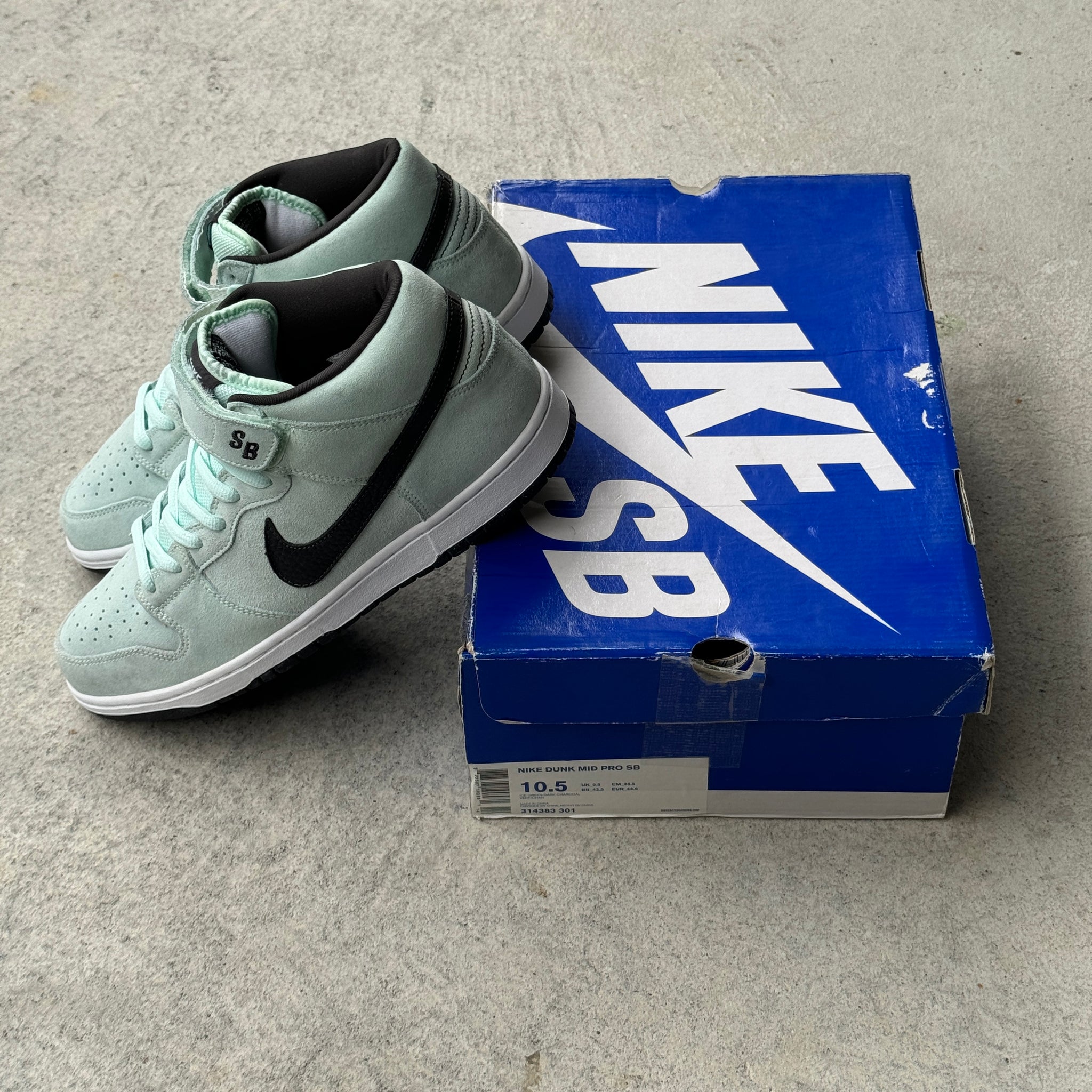 10.5 US - DS NIKE SB DUNK MID SEA CRYSTAL W BOX 2009