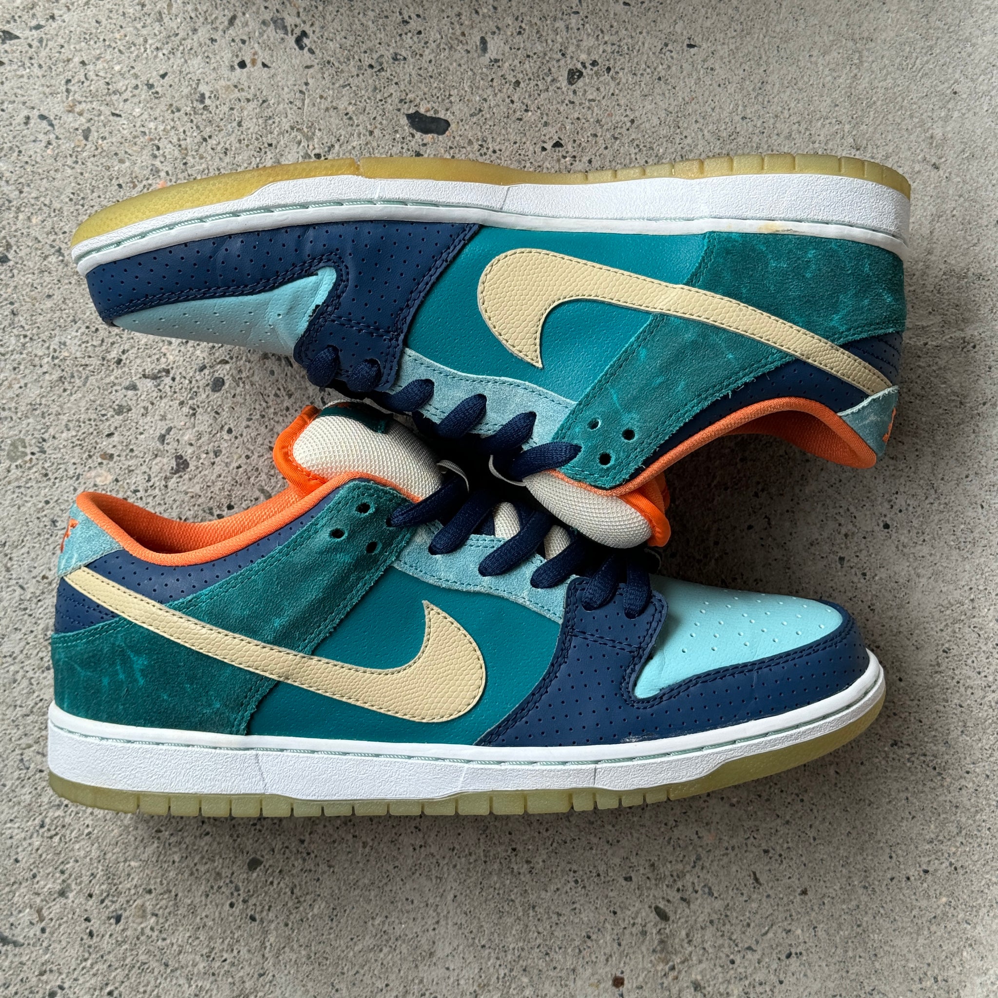 10 US - NIKE SB DUNK LOW MIA SKATE SHOP W BOX 2013