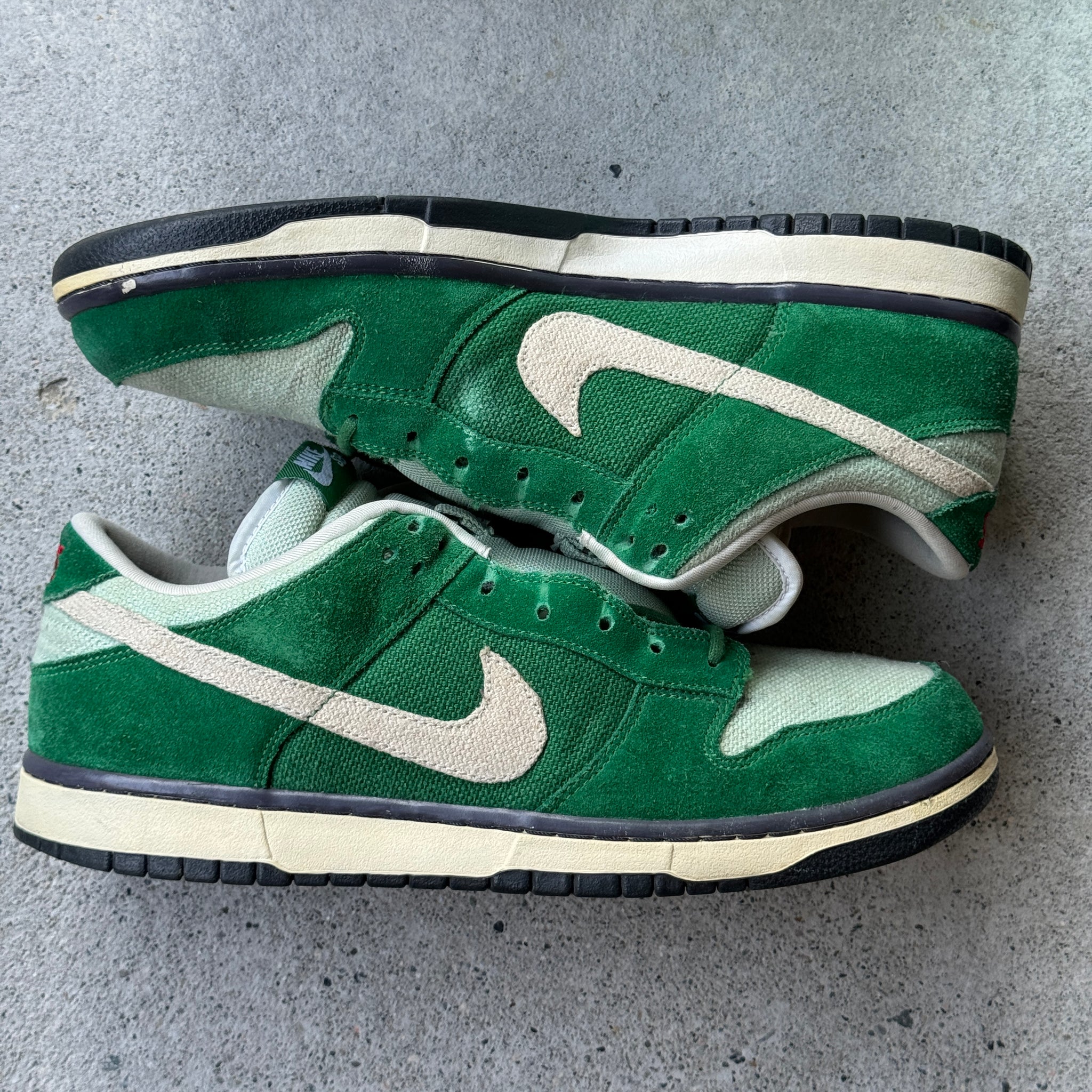 12 US - NIKE SB DUNK LOW WALLENBERG W BOX 2010