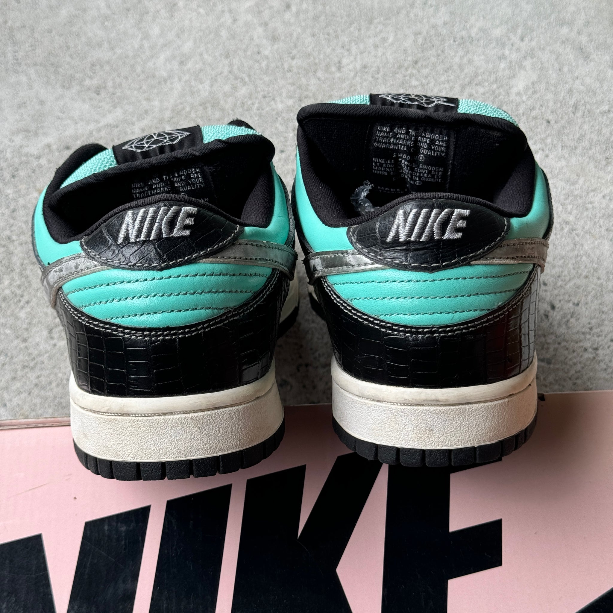 8 US - NIKE SB DUNK LOW TIFFANY W BOX 2005