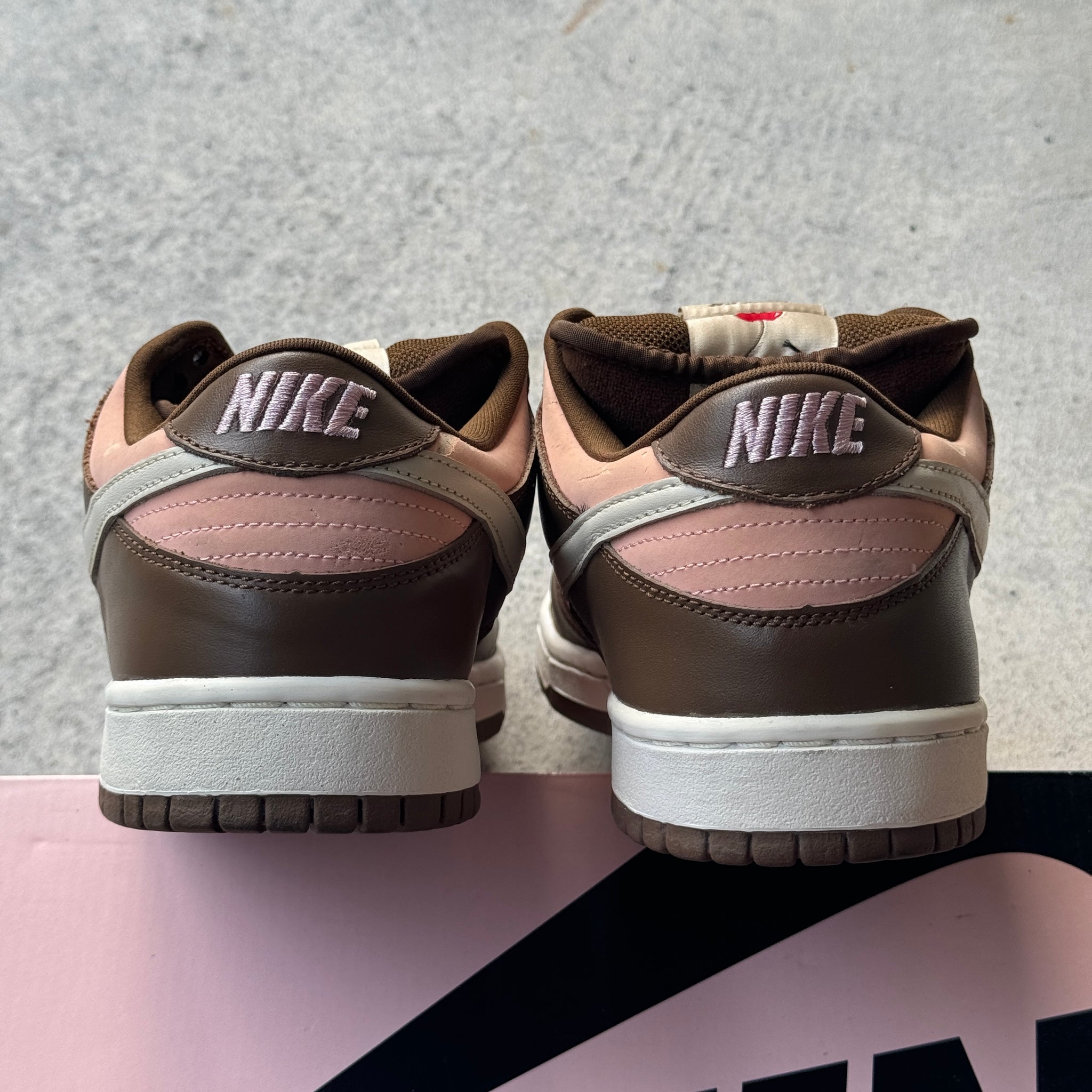 10.5 US - NIKE SB DUNK LOW STUSSY W BOX 2005