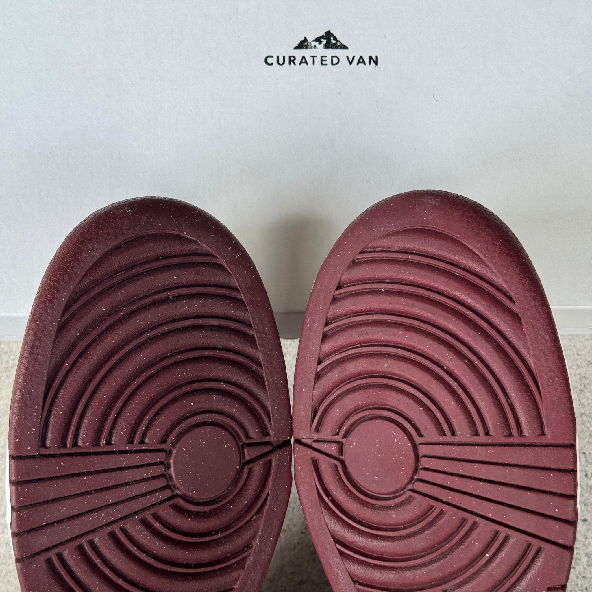 13 US - NIKE SB DUNK LOW ANCHORMAN 2009