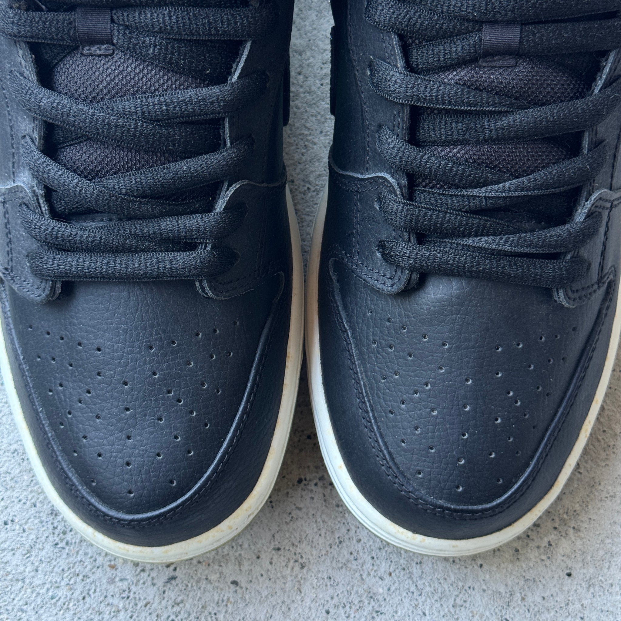 10.5 US - DS NIKE SB DUNK LOW OIL SPILL 2014
