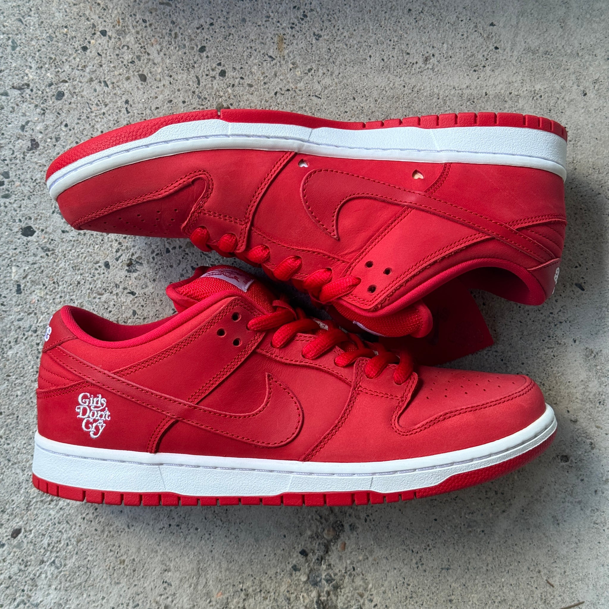 9.5 US - DS NIKE SB DUNK LOW GIRLS DONT CRY 2017