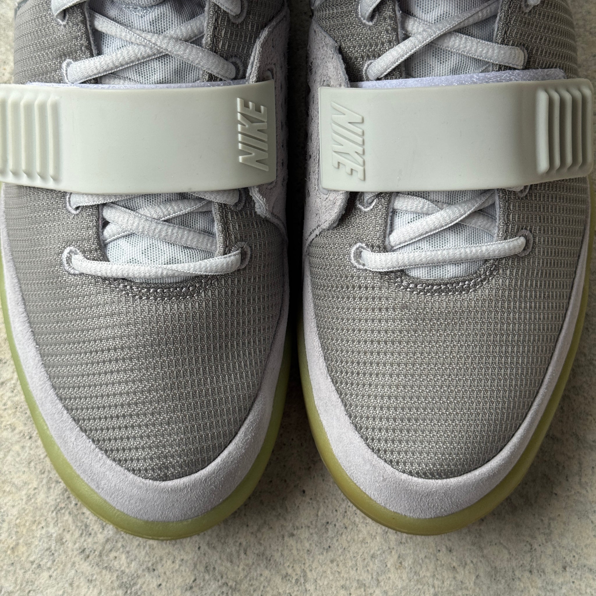 11 US - DS NIKE AIR YEEZY 2 PURE PLATNIUM W BOX 2014