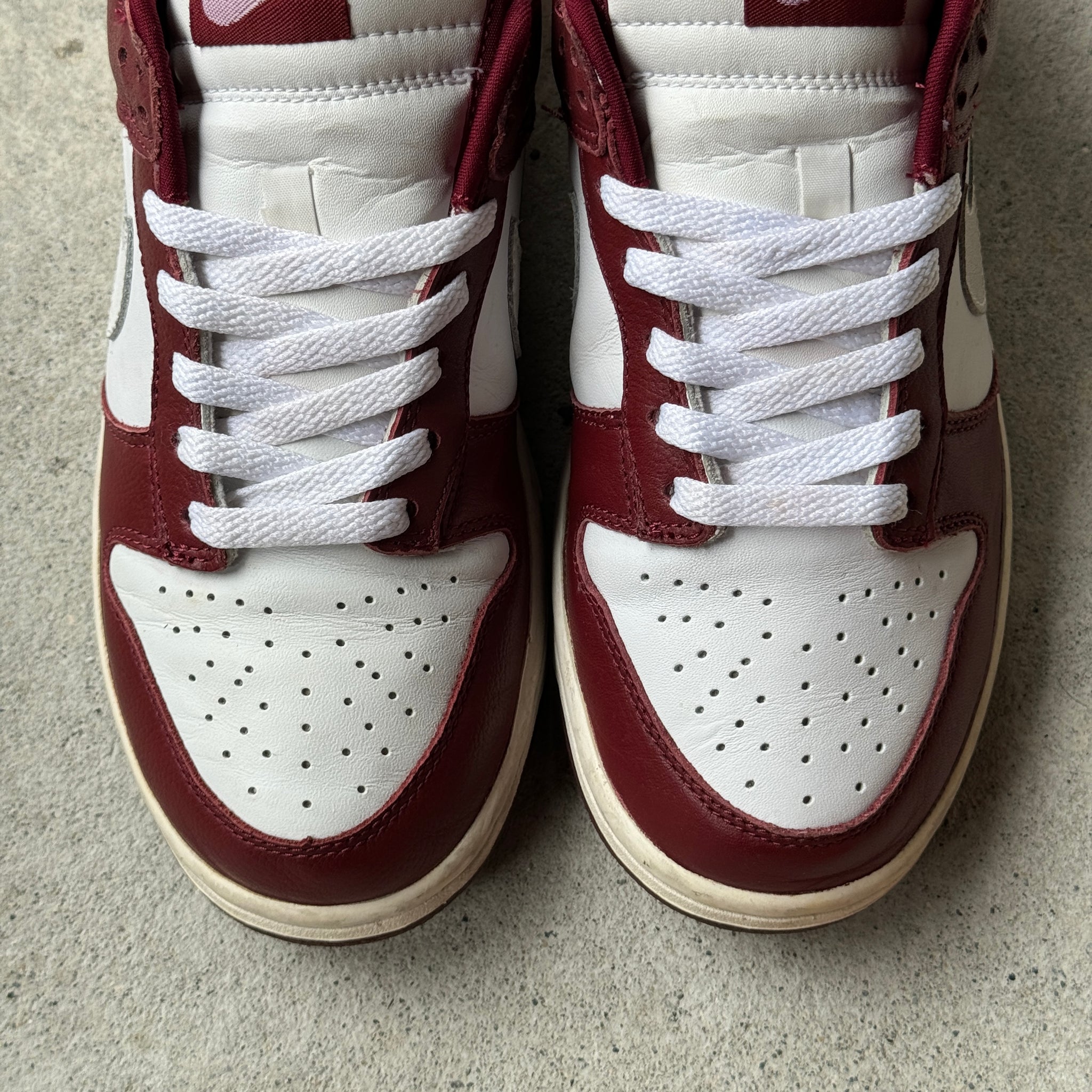 8.5 US - NIKE DUNK LOW PRO TEAM RED/WHITE W BOX 2003