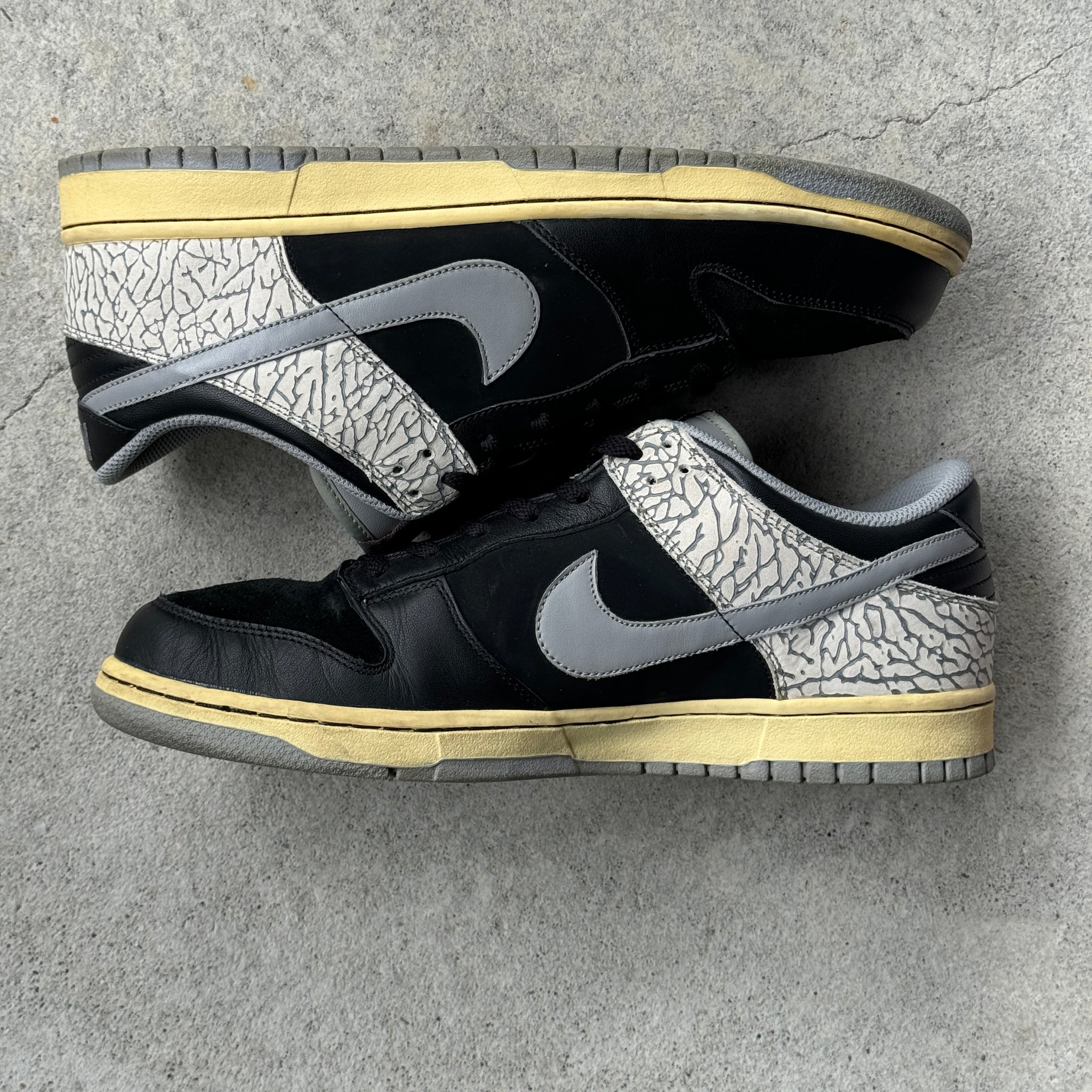 12 US - NIKE DUNK LOW CL JPACK BLACK CEMENT 2009
