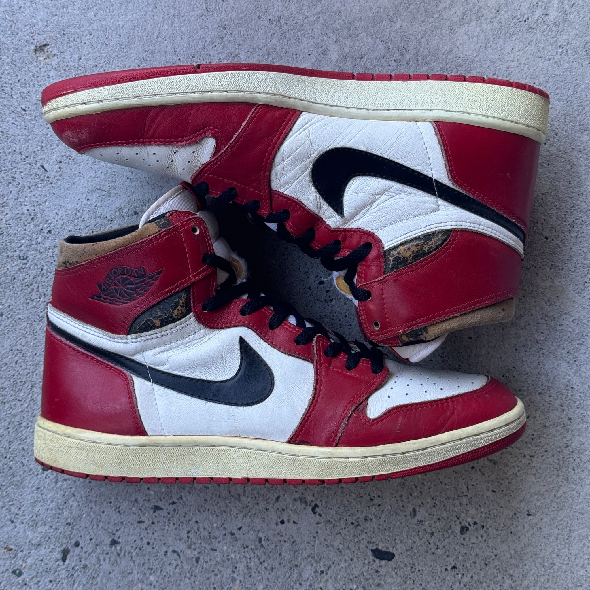 13 US - JORDAN 1 CHICAGO 1985