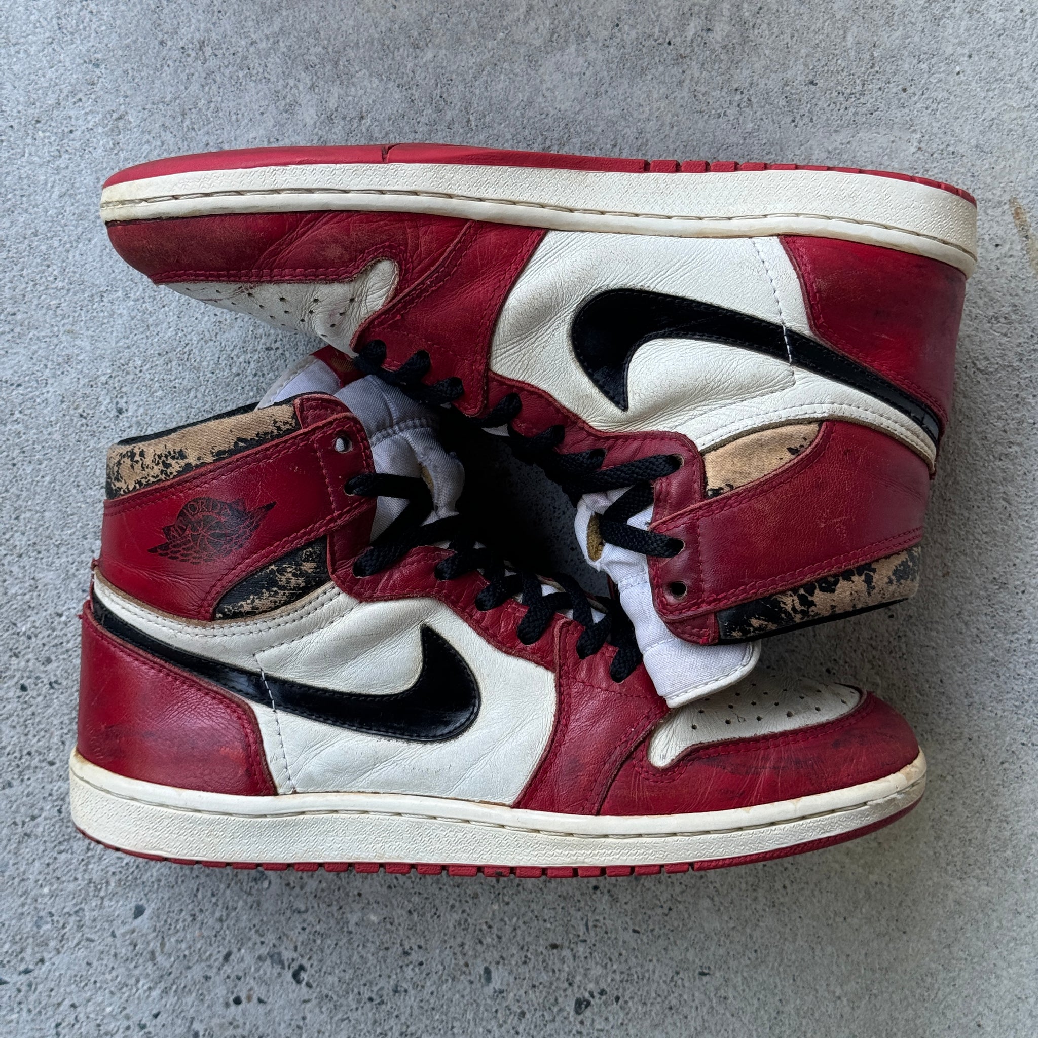 10 US - JORDAN 1 CHICAGO 1985