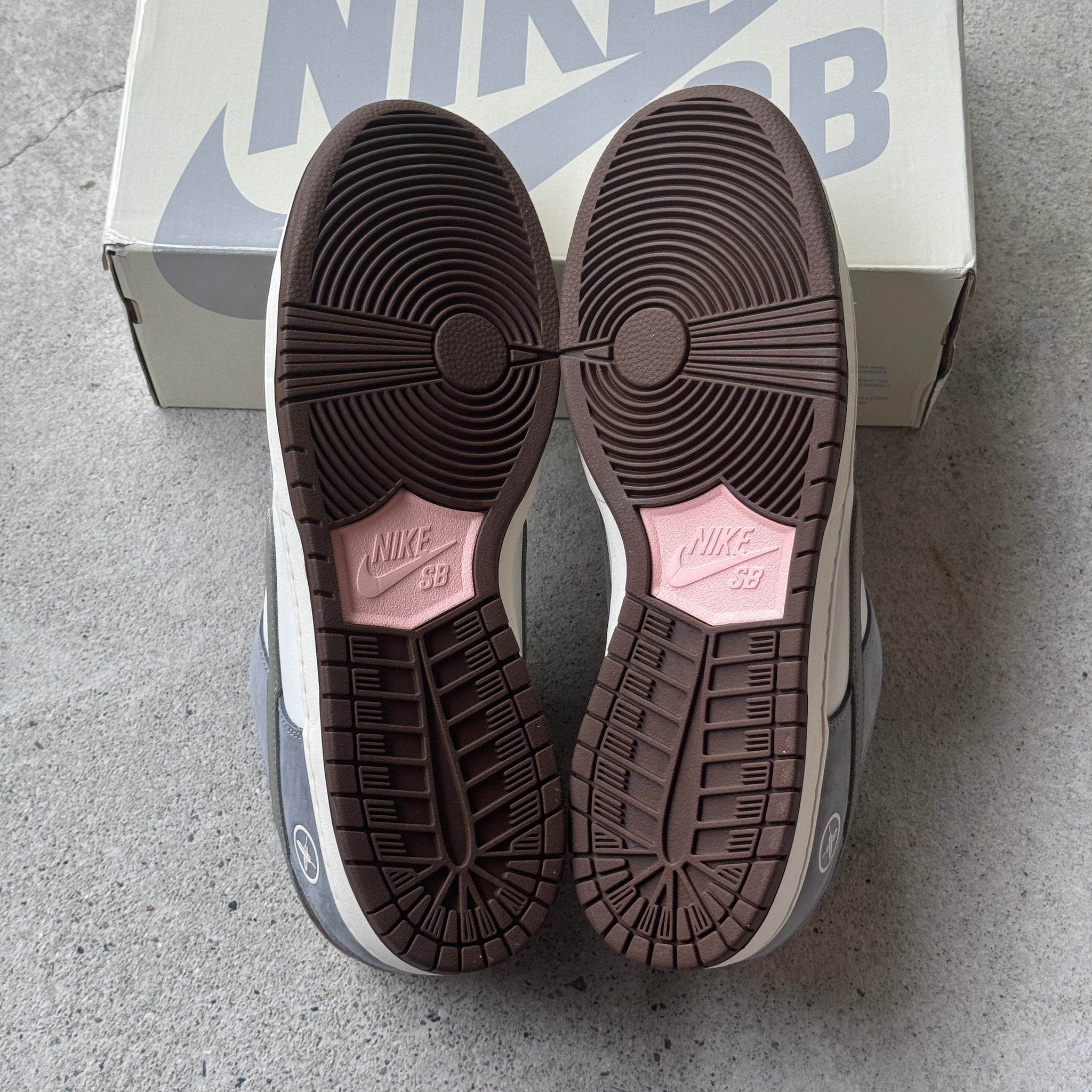 14 US - DS NIKE SB DUNK LOW YUTO HORIGOME GRAY W BOX 2024