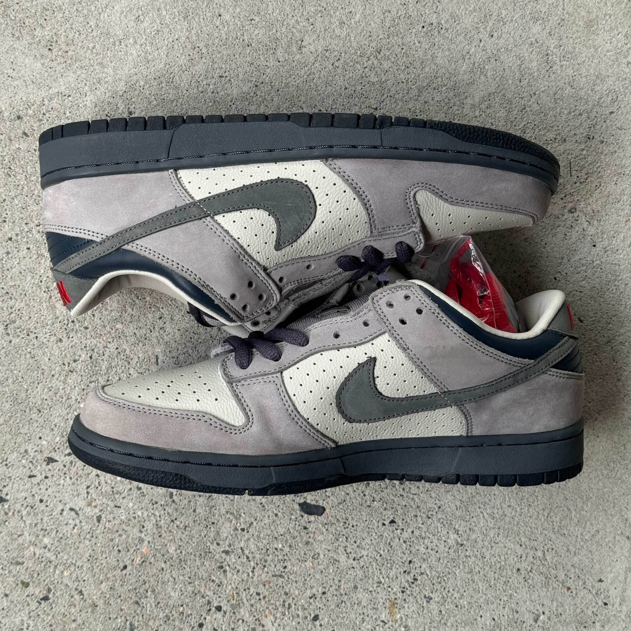 9.5 US - DS NIKE SB DUNK LOW BANDAID 2005