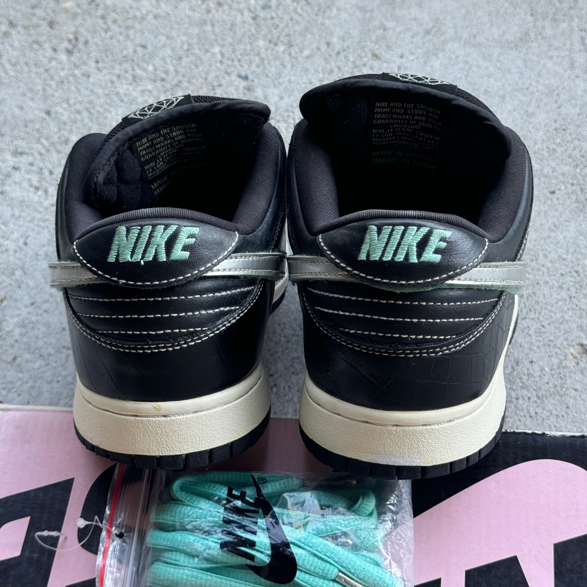 10 US - NIKE SB DUNK LOW BLACK DIAMOND W BOX 2018