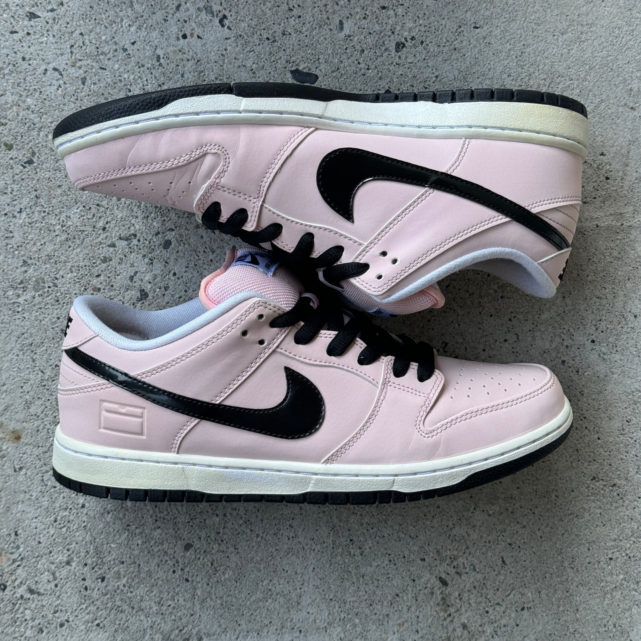 9.5 US - NIKE SB DUNK LOW PINK BOX W BOX 2016