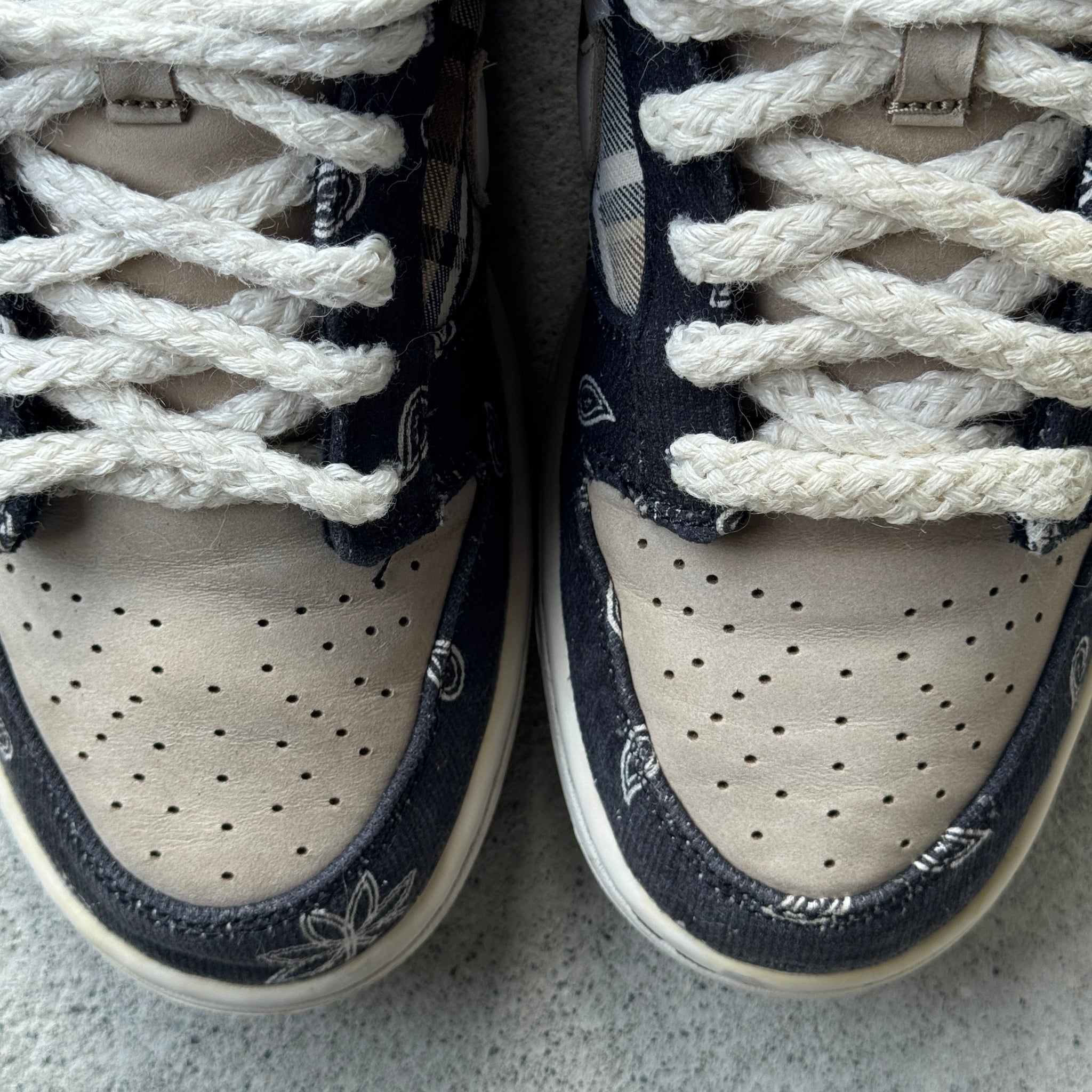 8.5 US - NIKE SB DUNK LOW TRAVIS SCOTT 2020