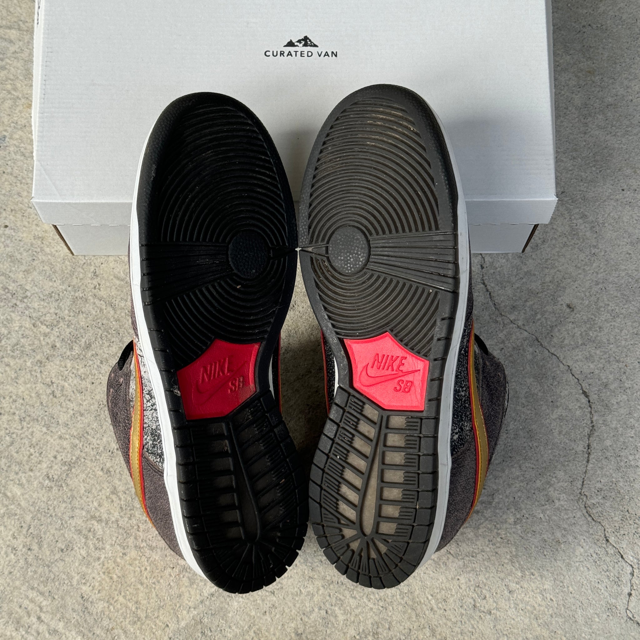 13 US -  NIKE SB DUNK LOW BEIJING  2014