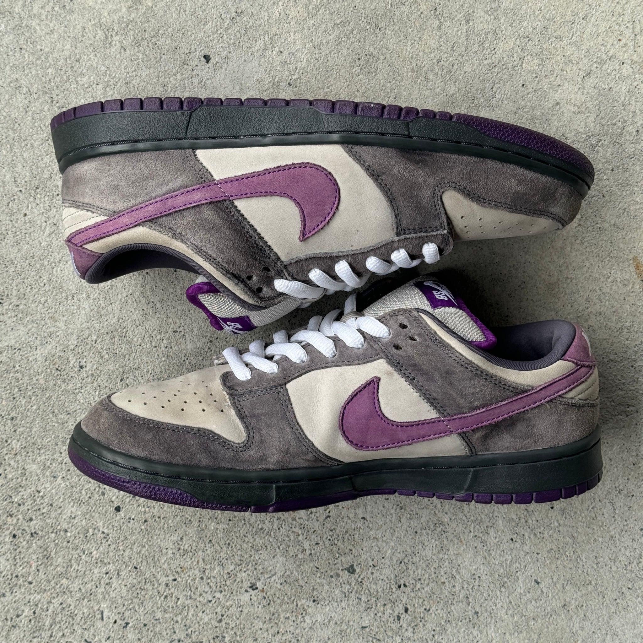 9.5 US - NIKE SB DUNK LOW PURPLE PIGEON 2006