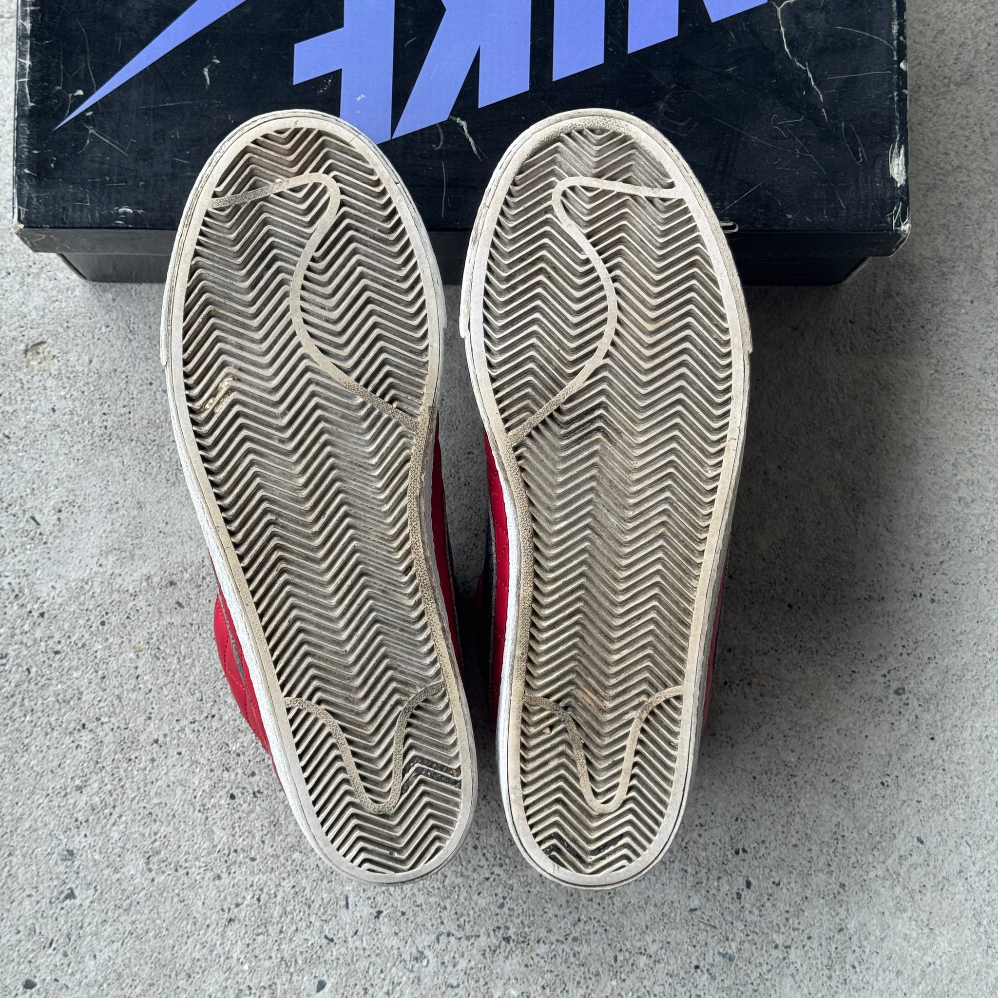 11 US - NIKE SB BLAZER SUPREME RED W BOX 2006