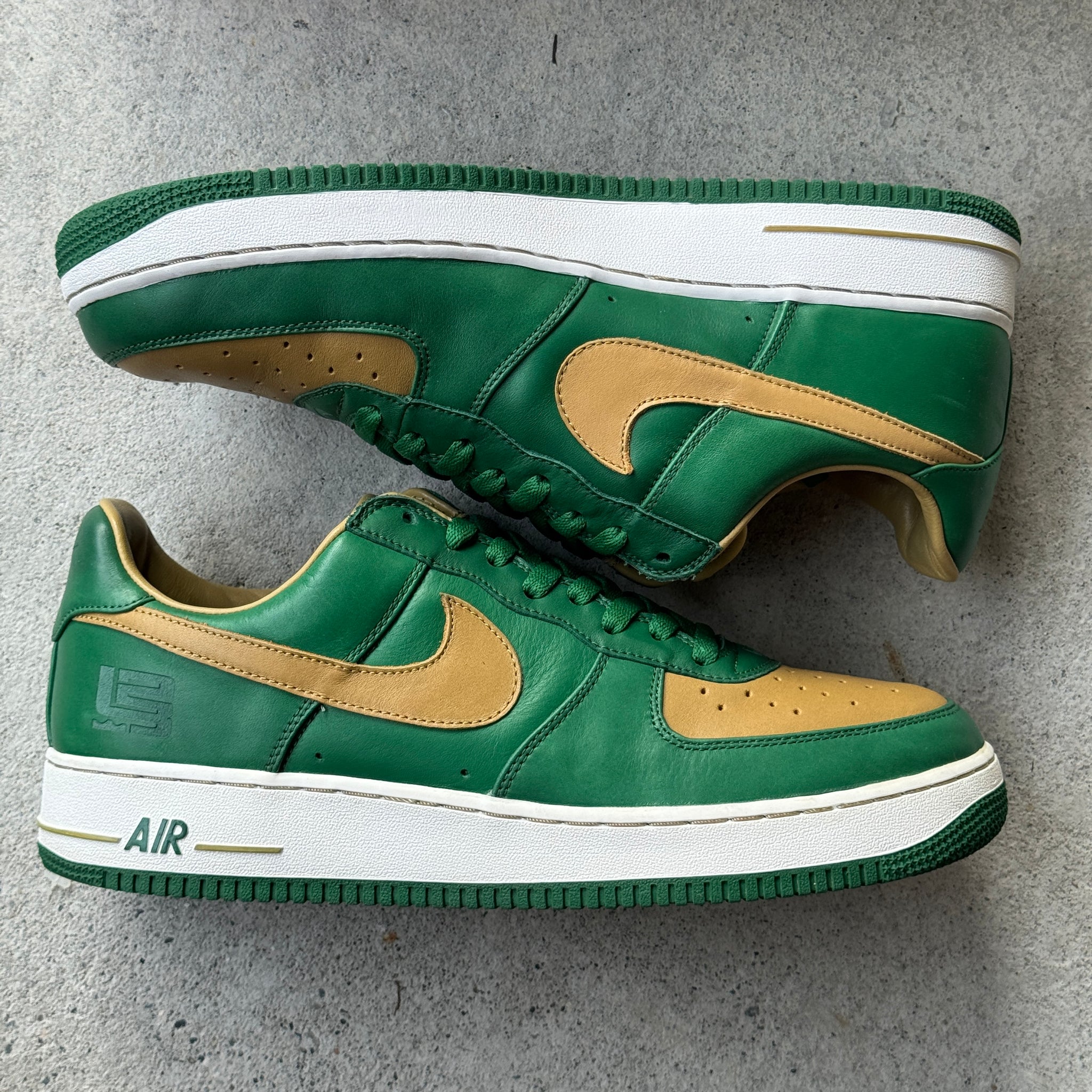 13 US - NIKE AIR FORCE 1 LEBRON SVSM W BOX 2004