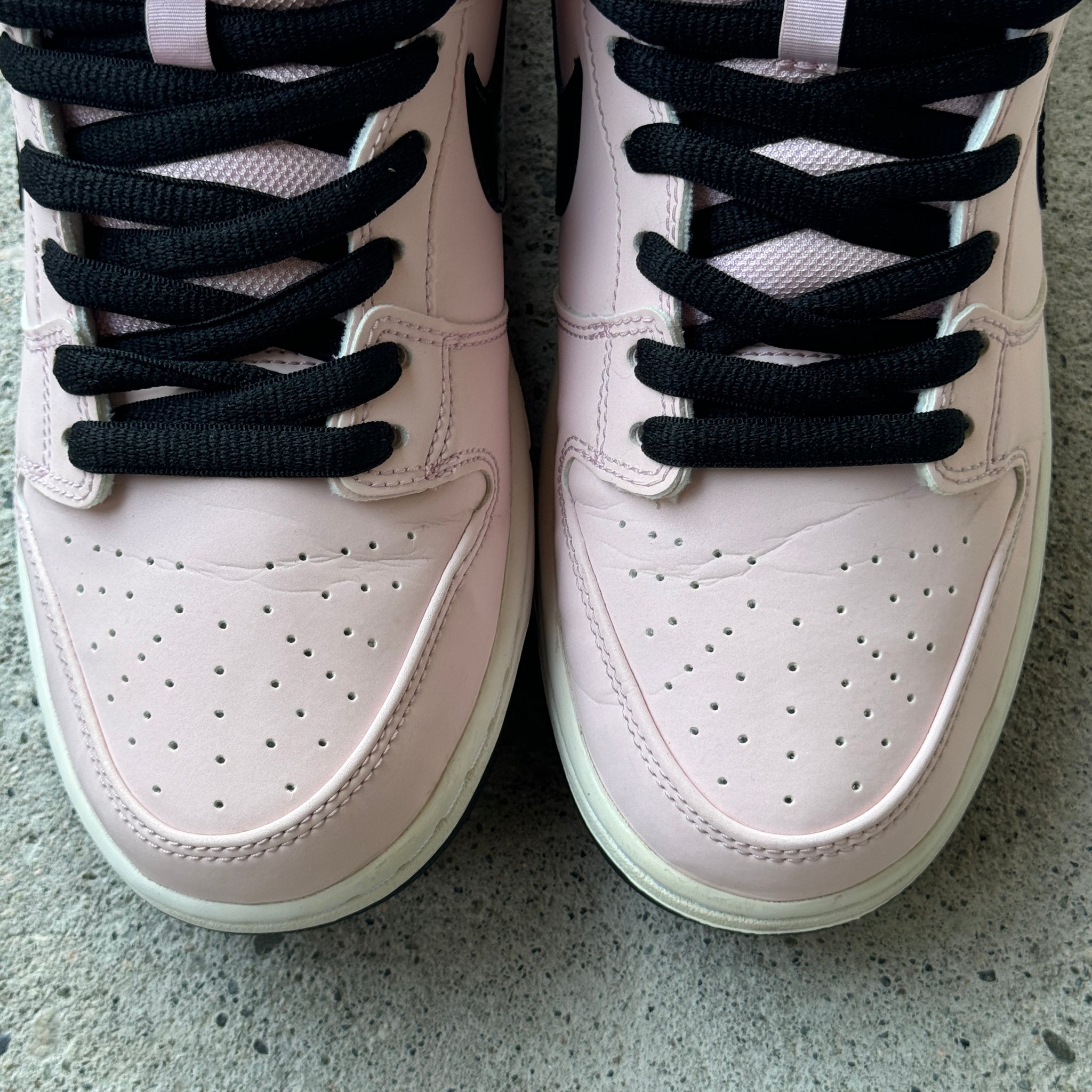 9.5 US - NIKE SB DUNK LOW PINK BOX W BOX 2016