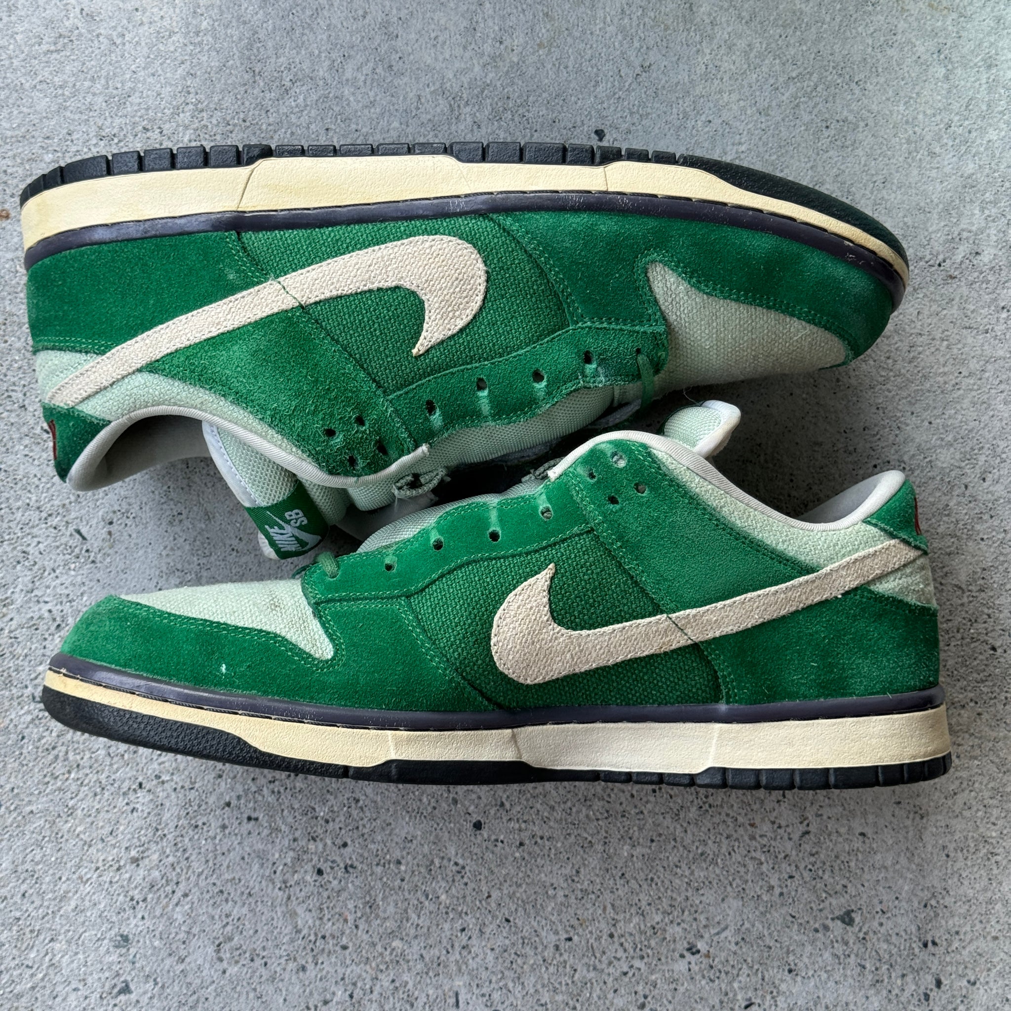 12 US - NIKE SB DUNK LOW WALLENBERG W BOX 2010