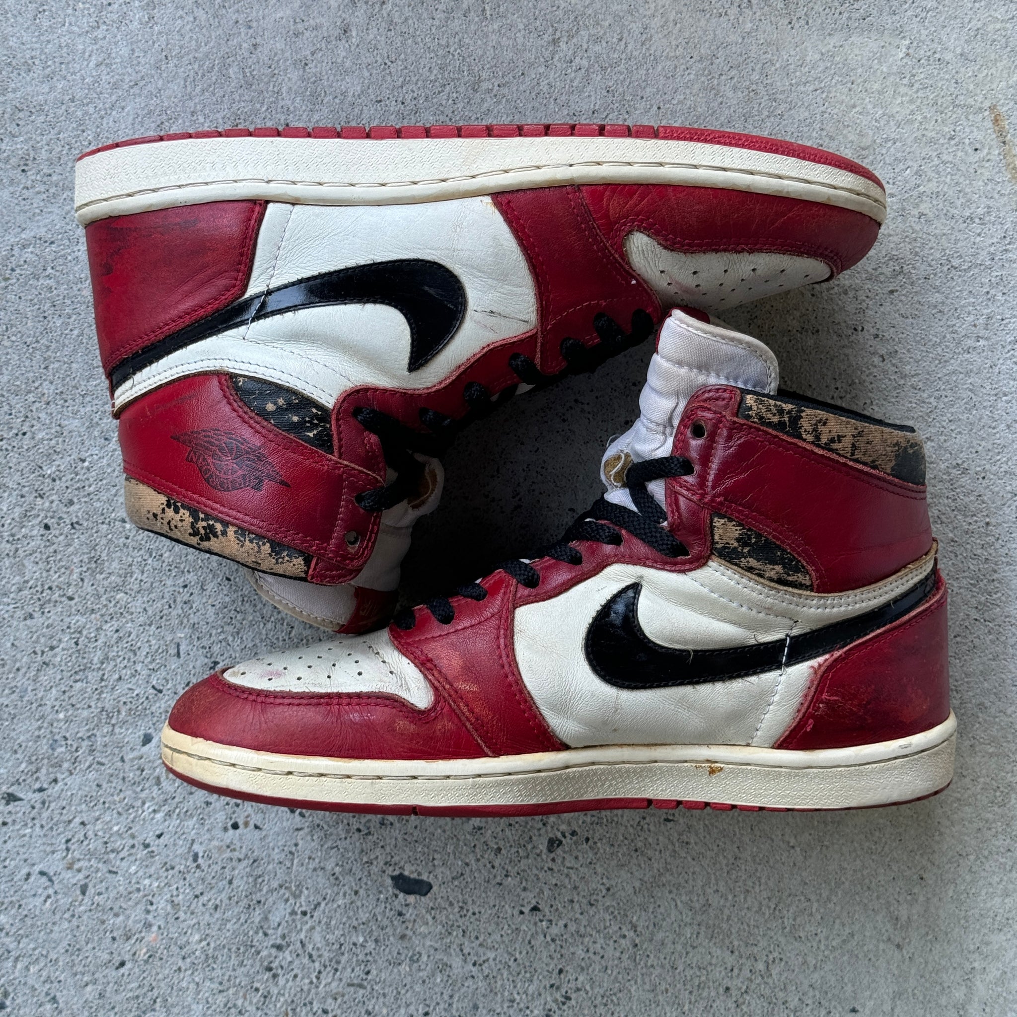 10 US - JORDAN 1 CHICAGO 1985