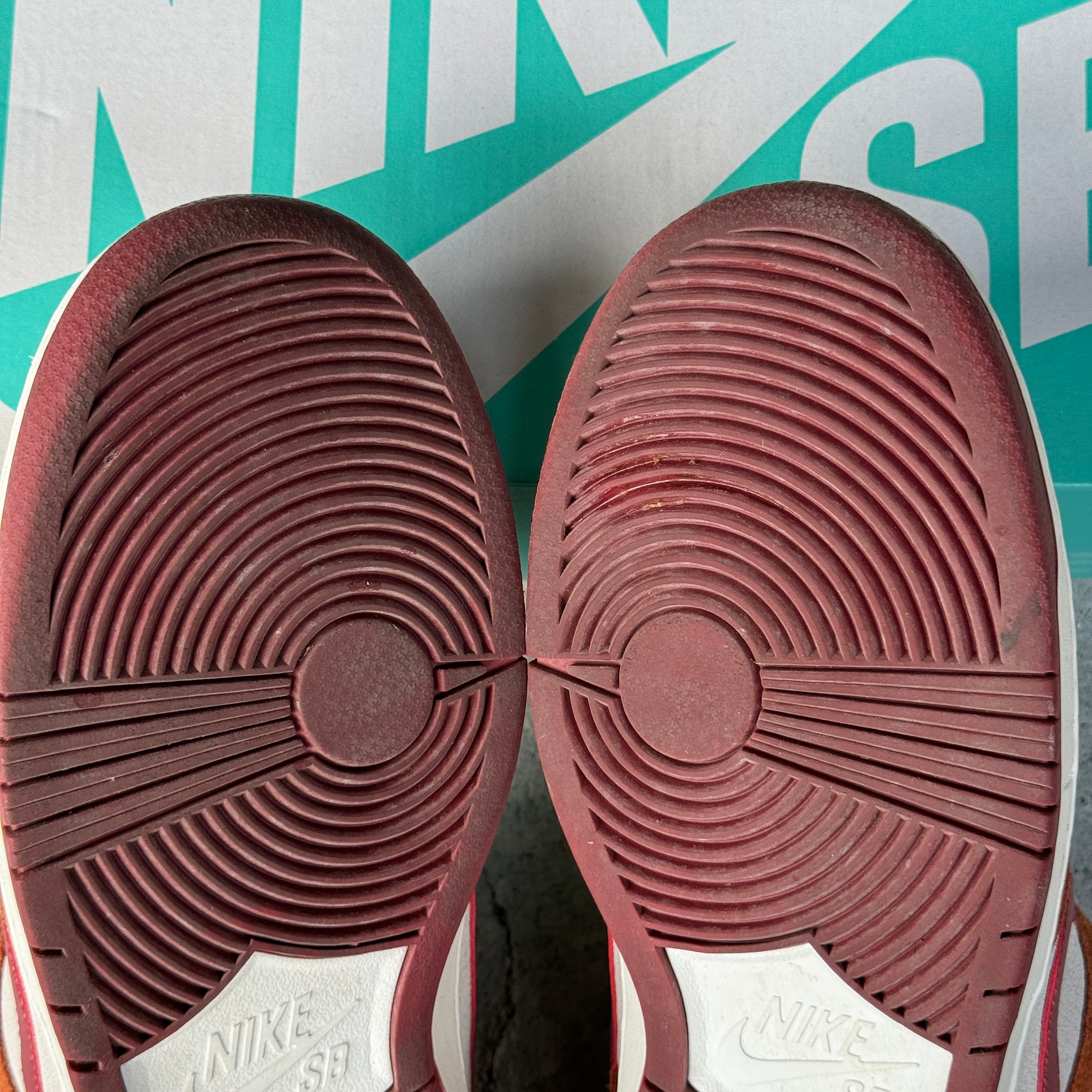 9.5 US - NIKE SB DUNK LOW DARK RUSSET W BOX 2019