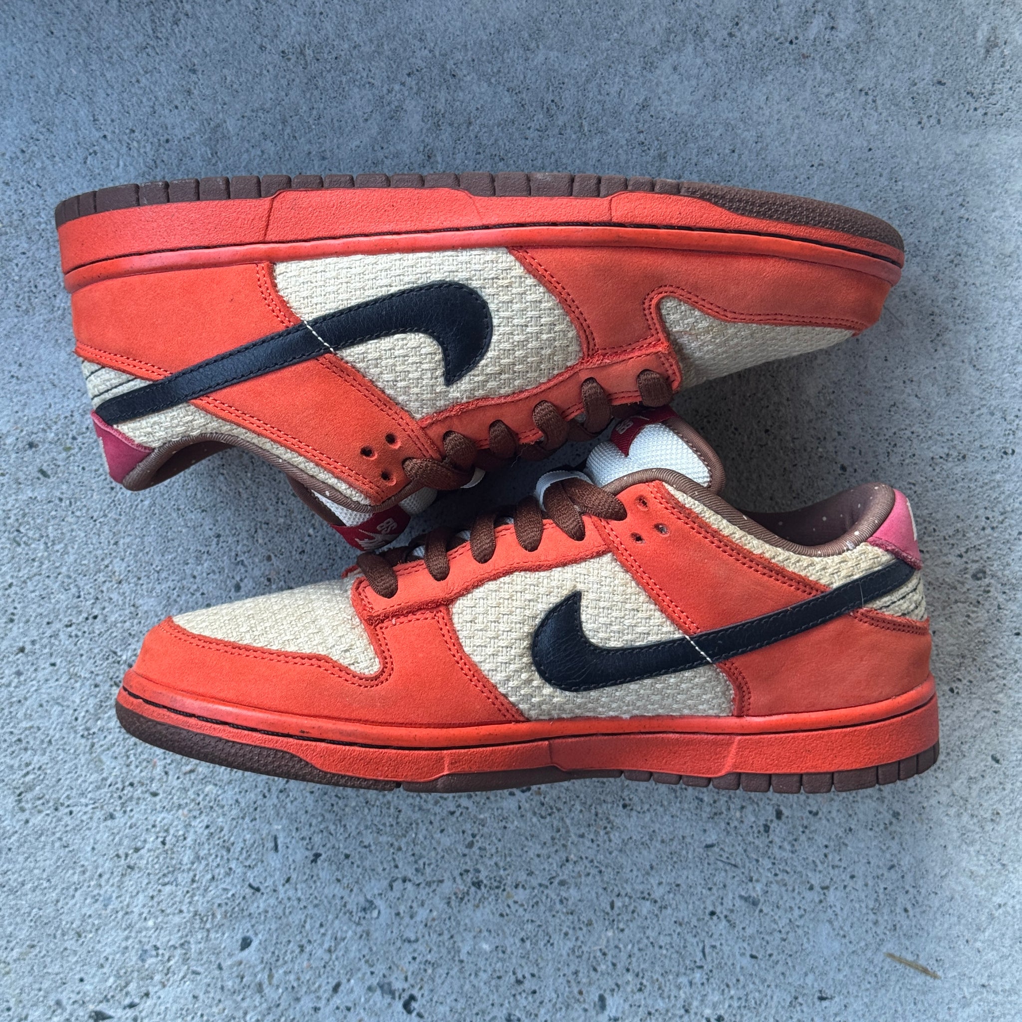 7 US - NIKE SB DUNK LOW UN-HEMP TOP RAMEN W BOX 2009