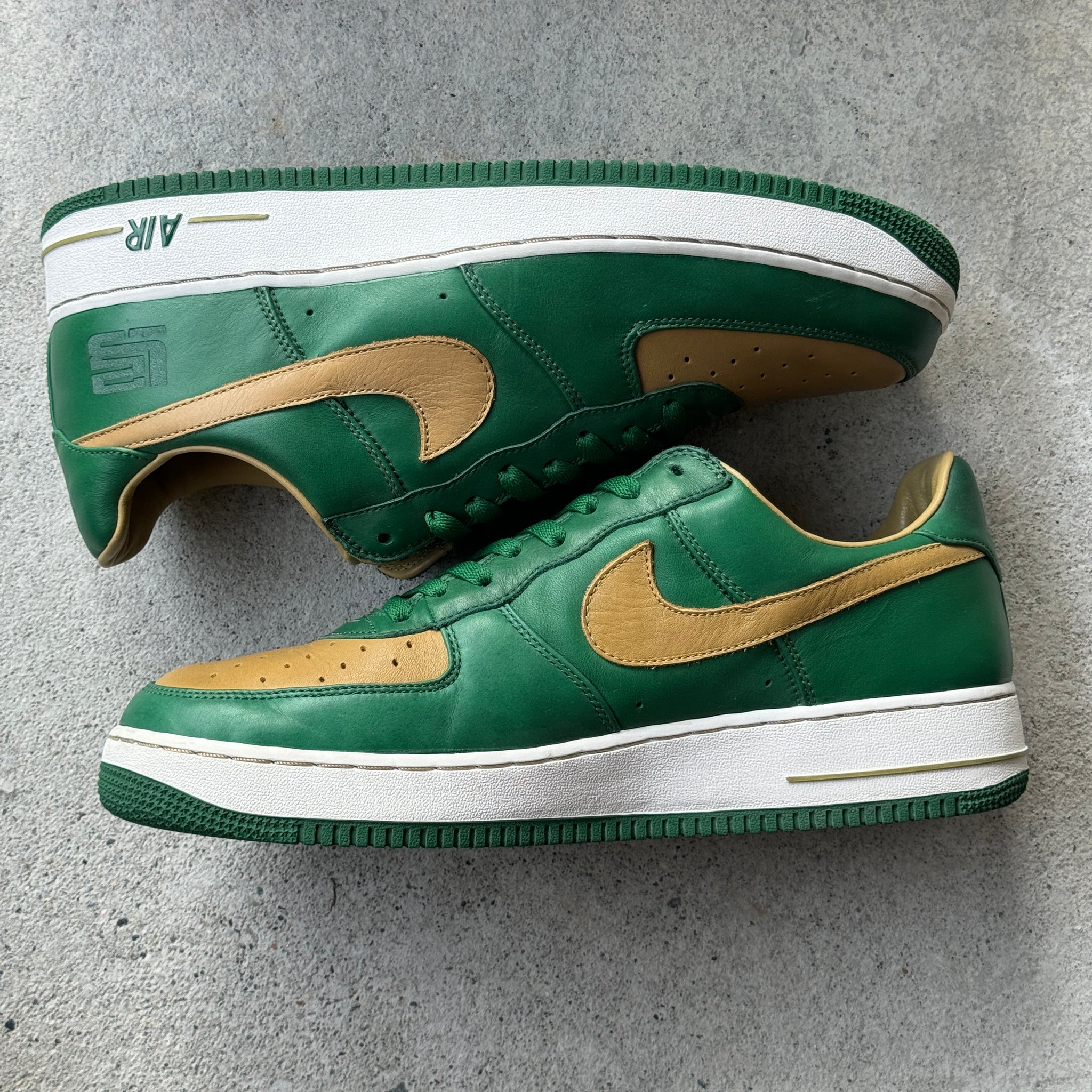 13 US - NIKE AIR FORCE 1 LEBRON SVSM W BOX 2004