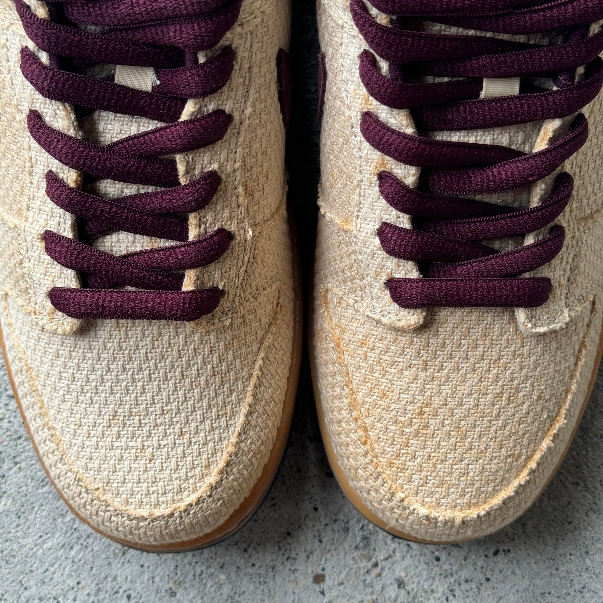 10.5 US - DS NIKE SB DUNK LOW MAHOGANY HEMP W BOX 2004