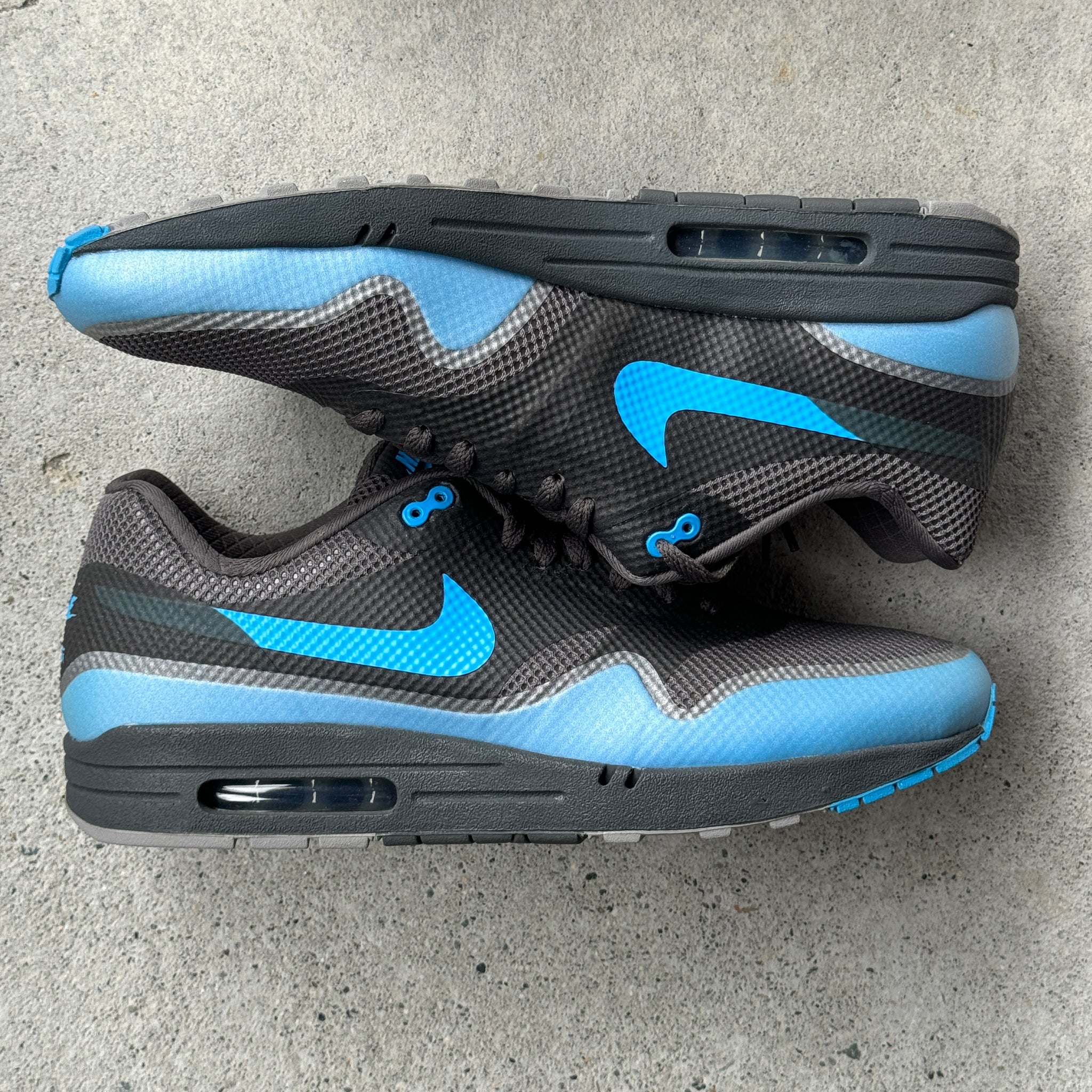 13 US - DS AIR MAX 1 HYPERFUSE BLUE GLOW W BOX 2011